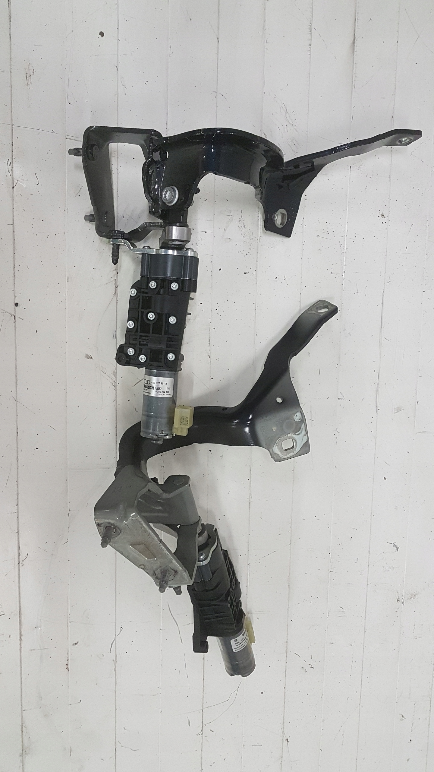 Петлі закрилків задні 4k9827851b AUDI A6 C8 KPL