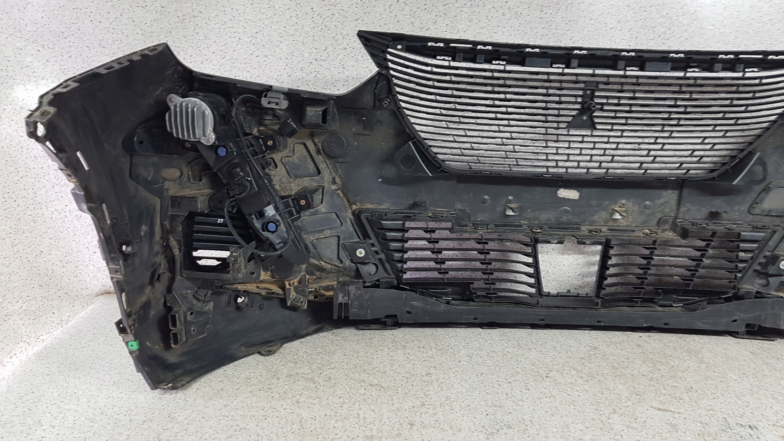 PEUGEOT 2008 II 2 2019 - bumper front 2695