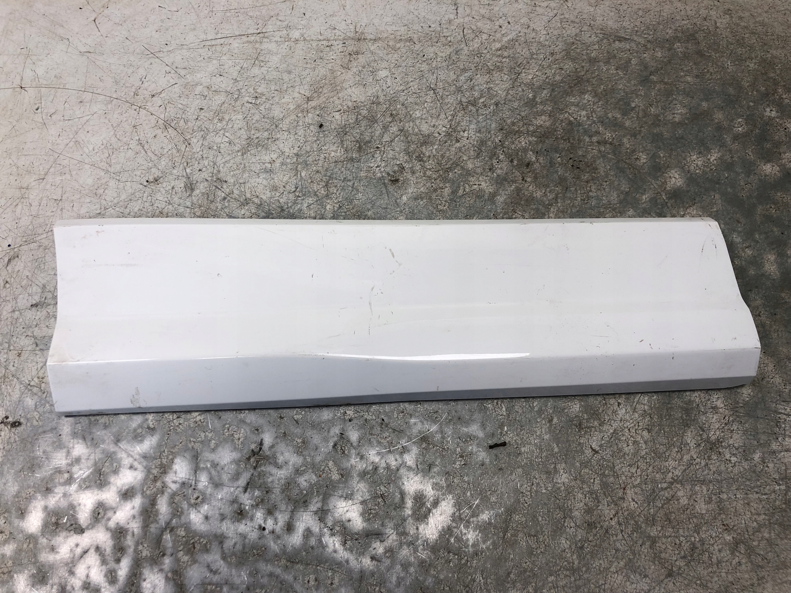 moulding door right rear part AUDI Q2 81A853970B