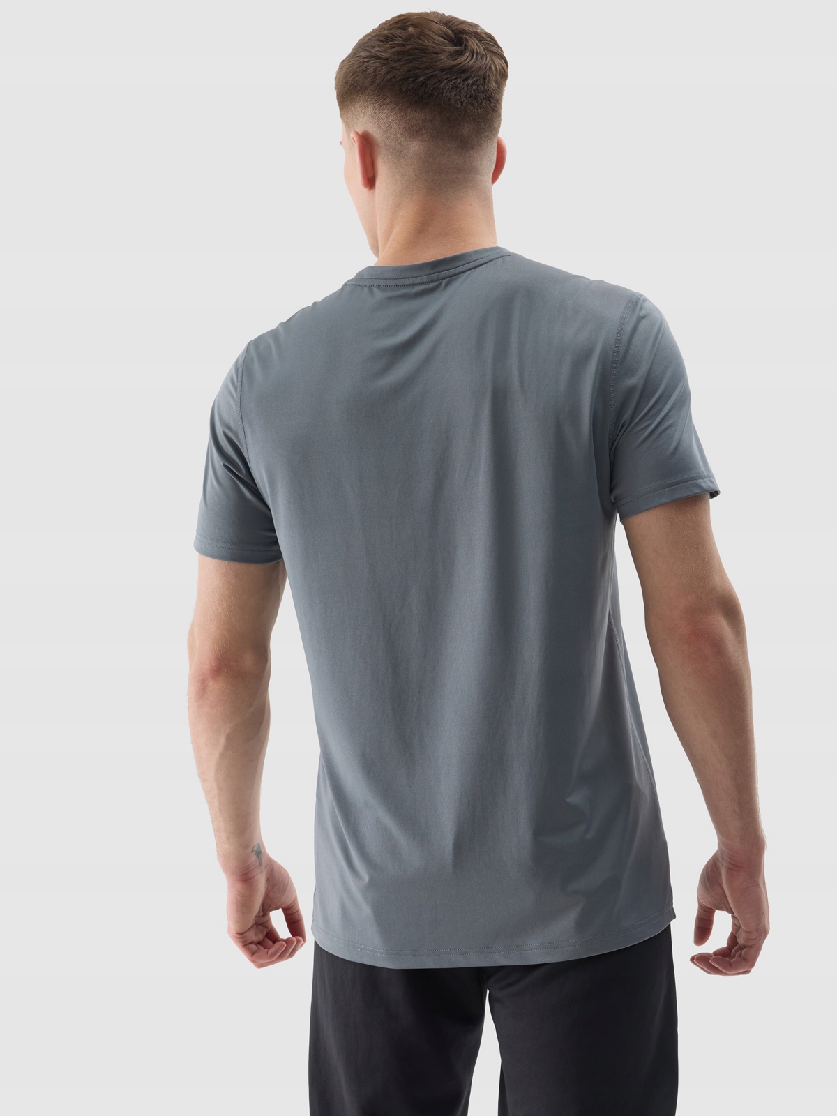 KOSZULKA 4F MĘSKA TRENINGOWA REGULAR SZYBKOSCHNĄCA - SZARA r. M Rozmiar M