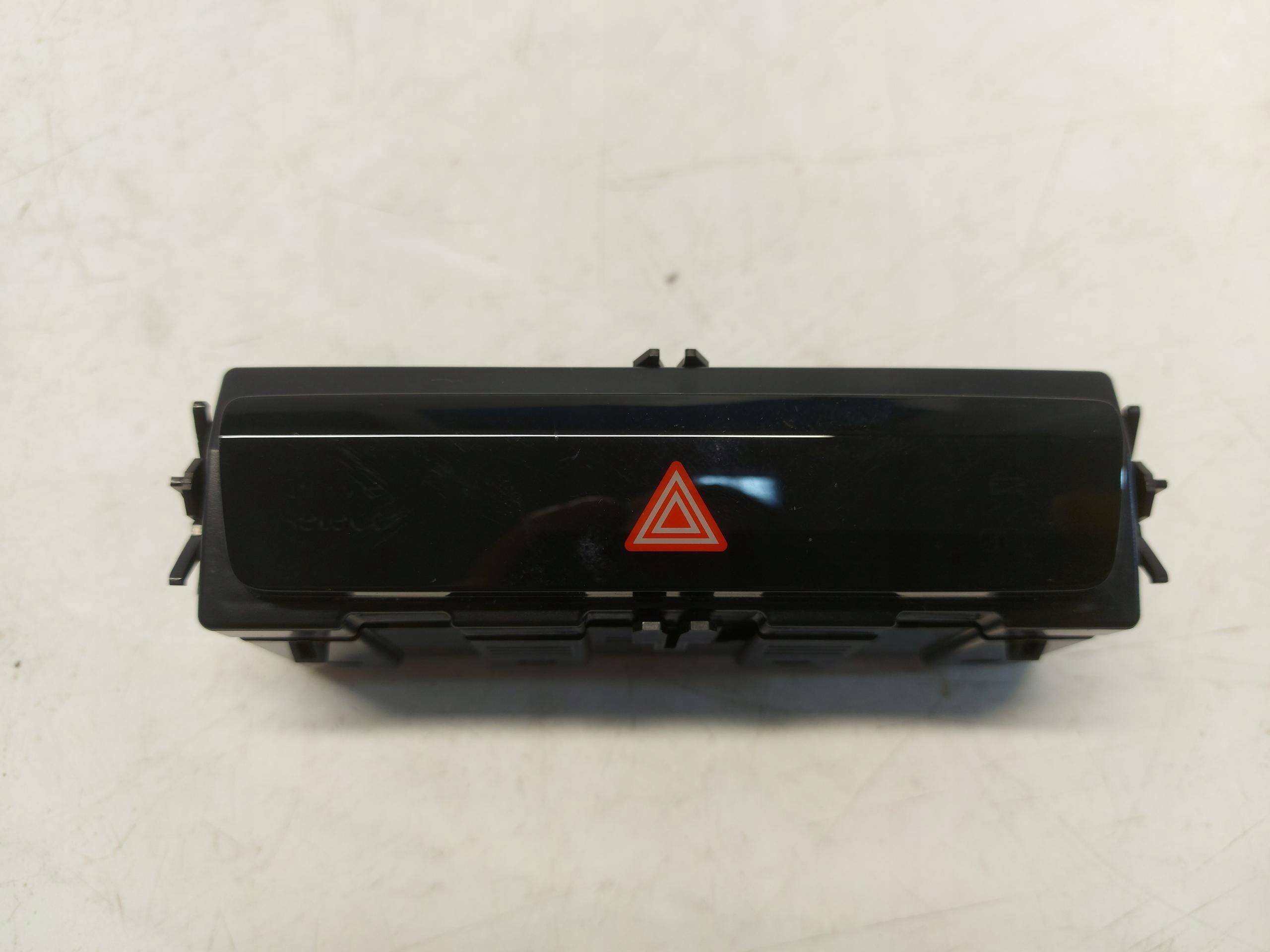 Audi Q4 40 E-TRON button switch of warning lights 85e925301p