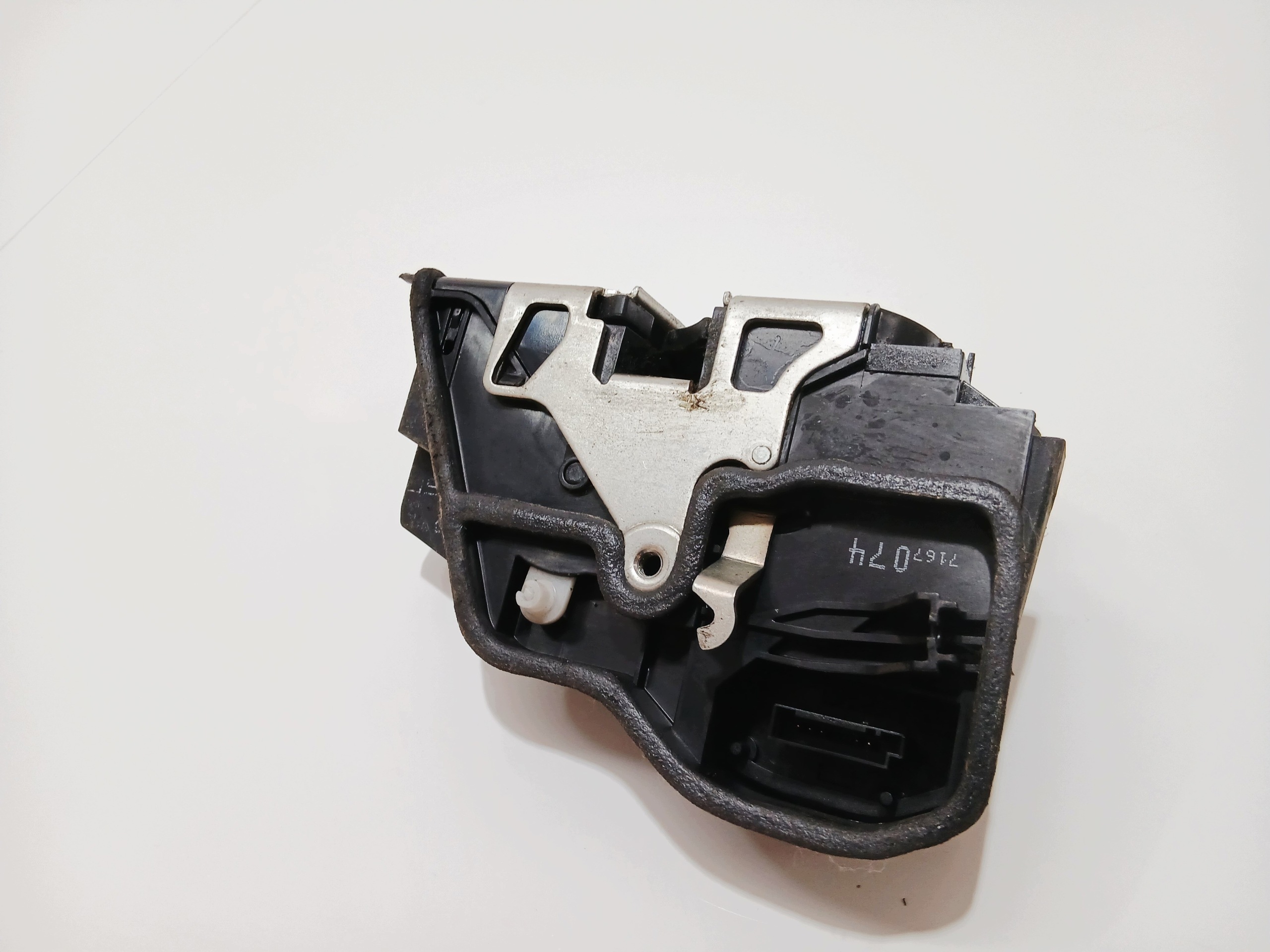 lock door right front BMW E60 E61 EU 7167074 5 PIN (0001335)
