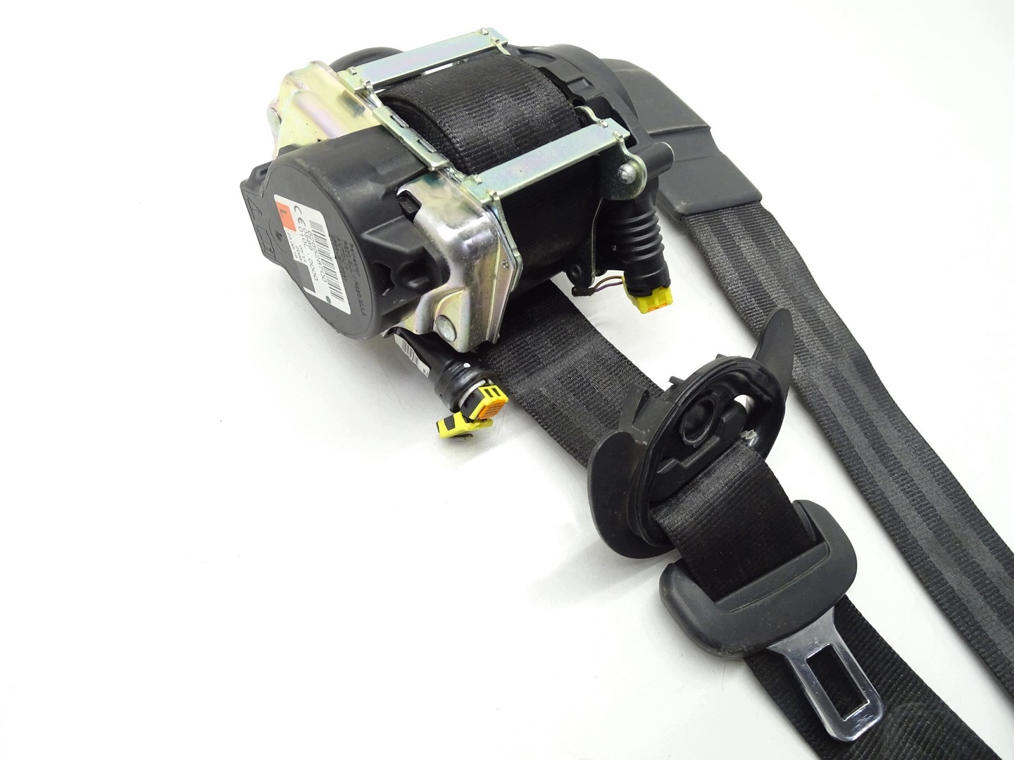 seat belt left front front driver´s AUDI A4 B9 8W 8W0857705