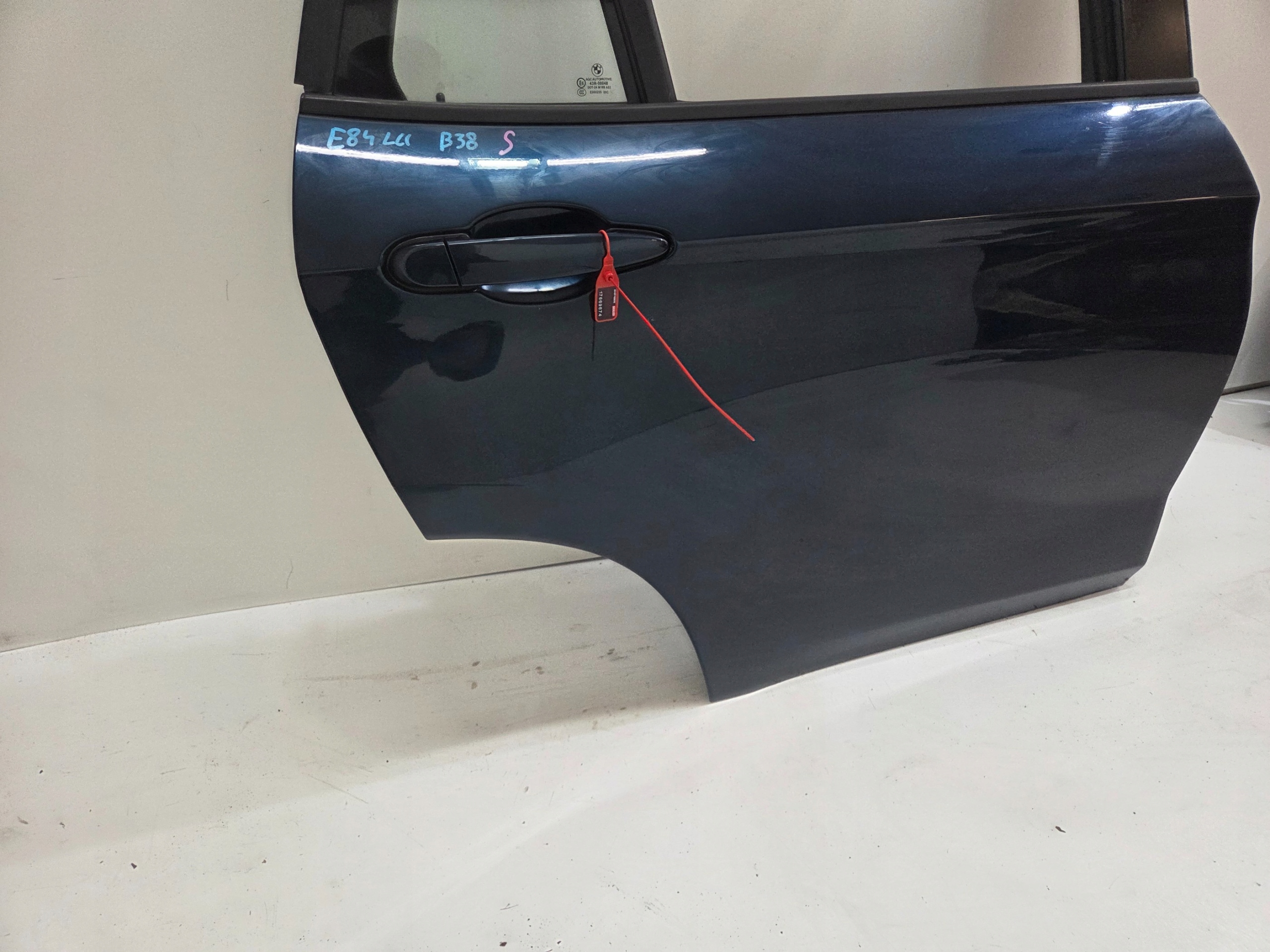 door right rear. BMW X1 E84 B38
