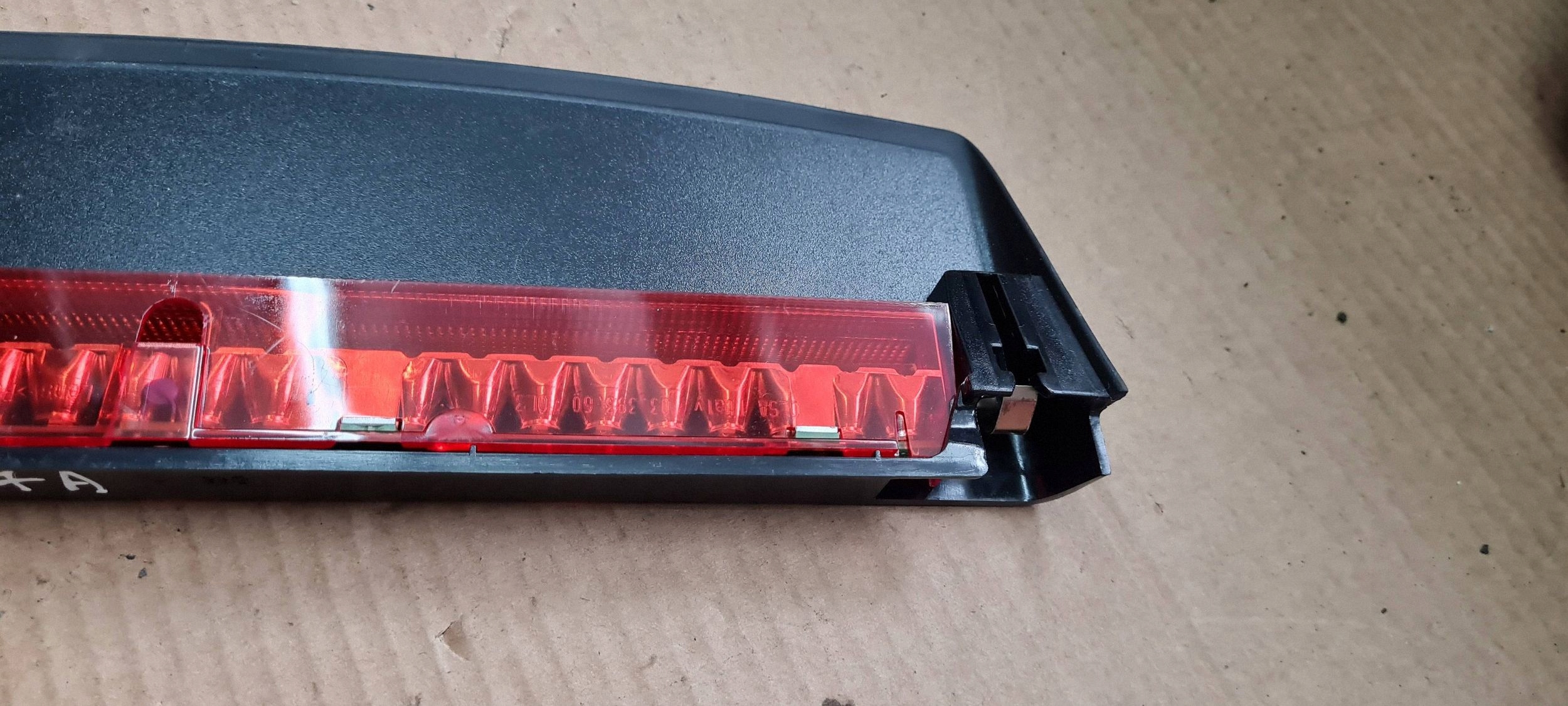 S5 8T A5 LIFT TRZECIE light STOP COUPE 8T0945097A