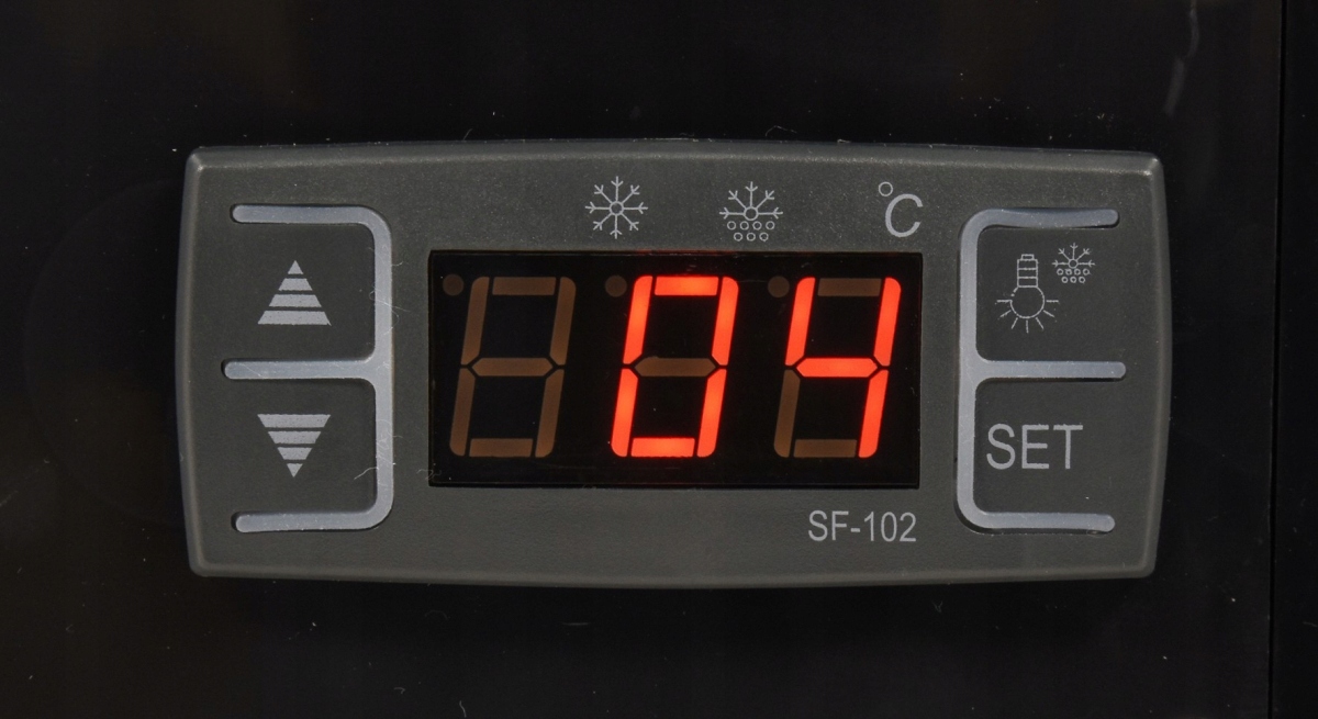 WITRYNA CHŁODNICZA NA CIASTA DESERY 100L CZARNA Rodzaj witryna chłodnicza