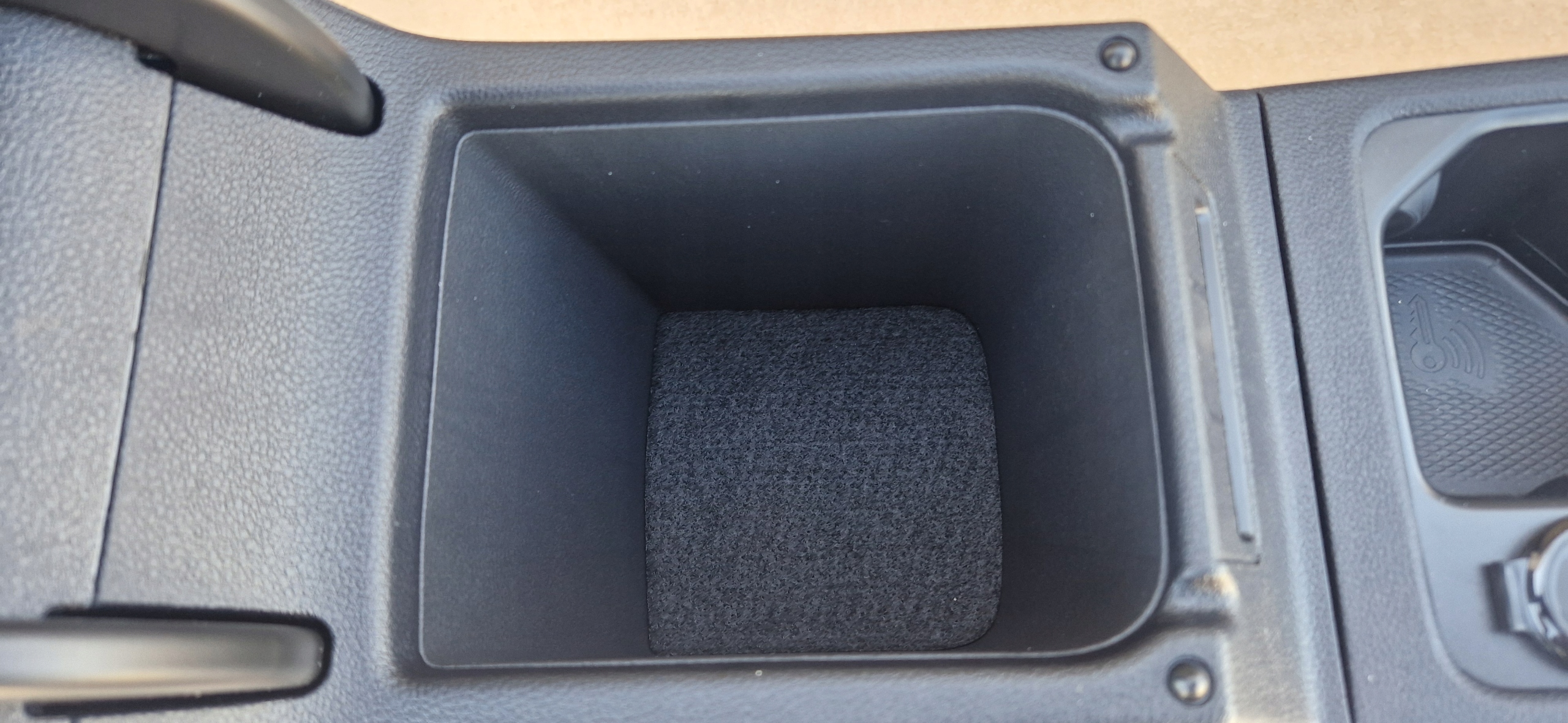 armrest TUNEL VW GOLF 8 VIII leather complete new
