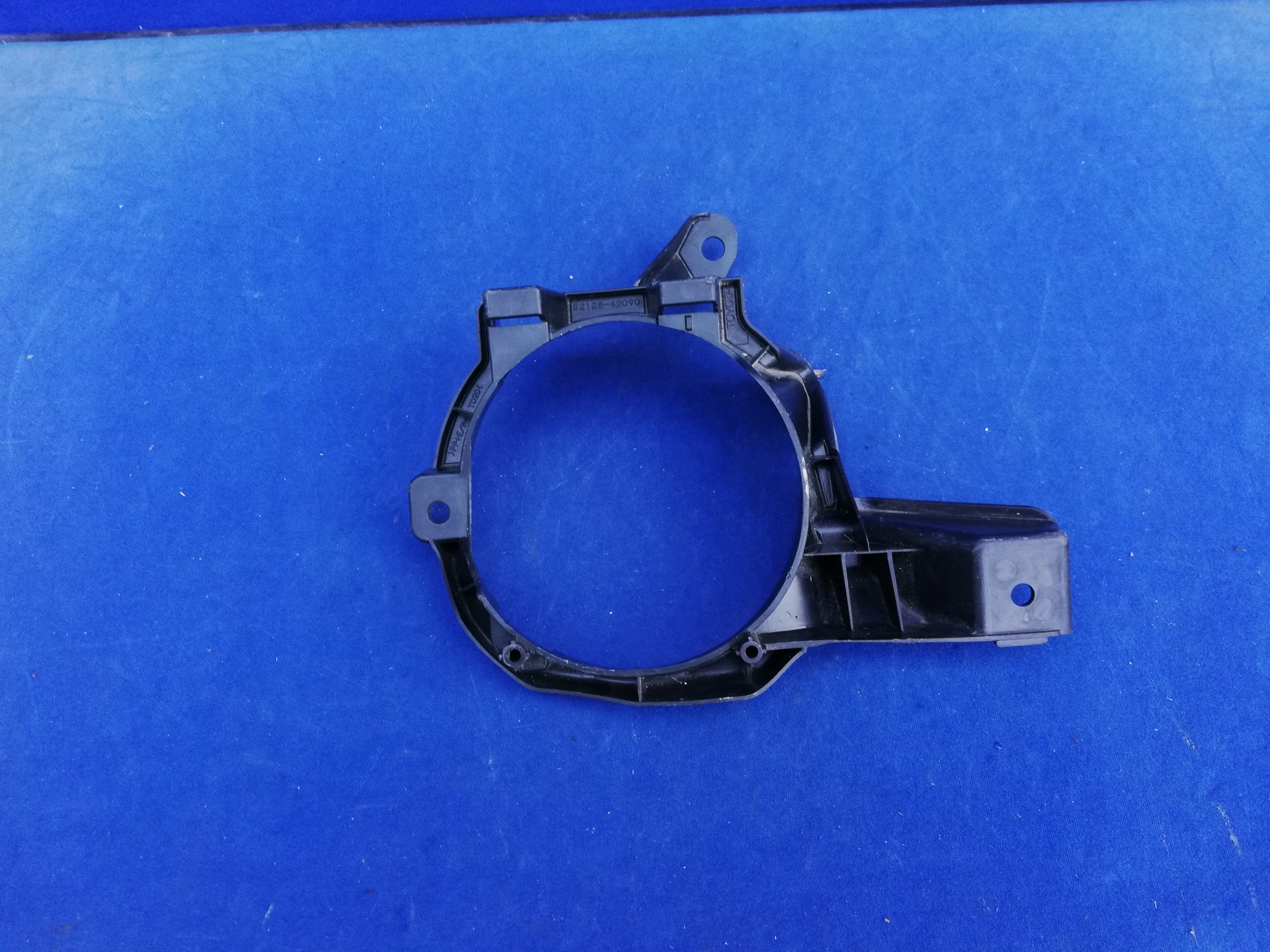 TOYOTA RAV4 2013 2015 13 RAMKA KOSZYK HALOGENU Car type Passenger cars