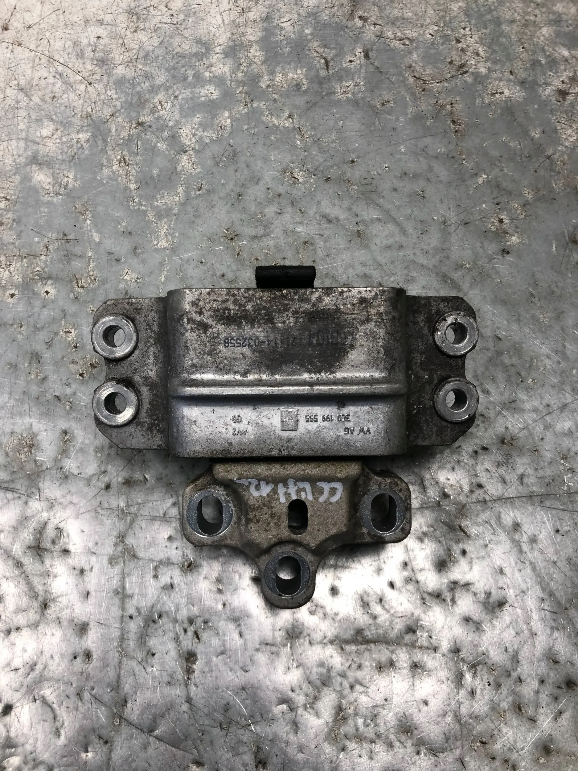 holder engine mount VW PASSAT CC LIFT 3C0199555AE
