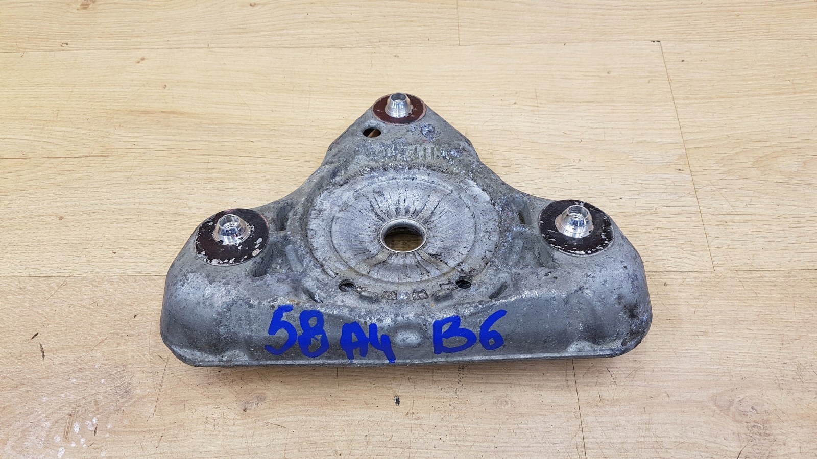 MOCOWANIE AMORTYZATORA PRZÓD AUDI A4 B6