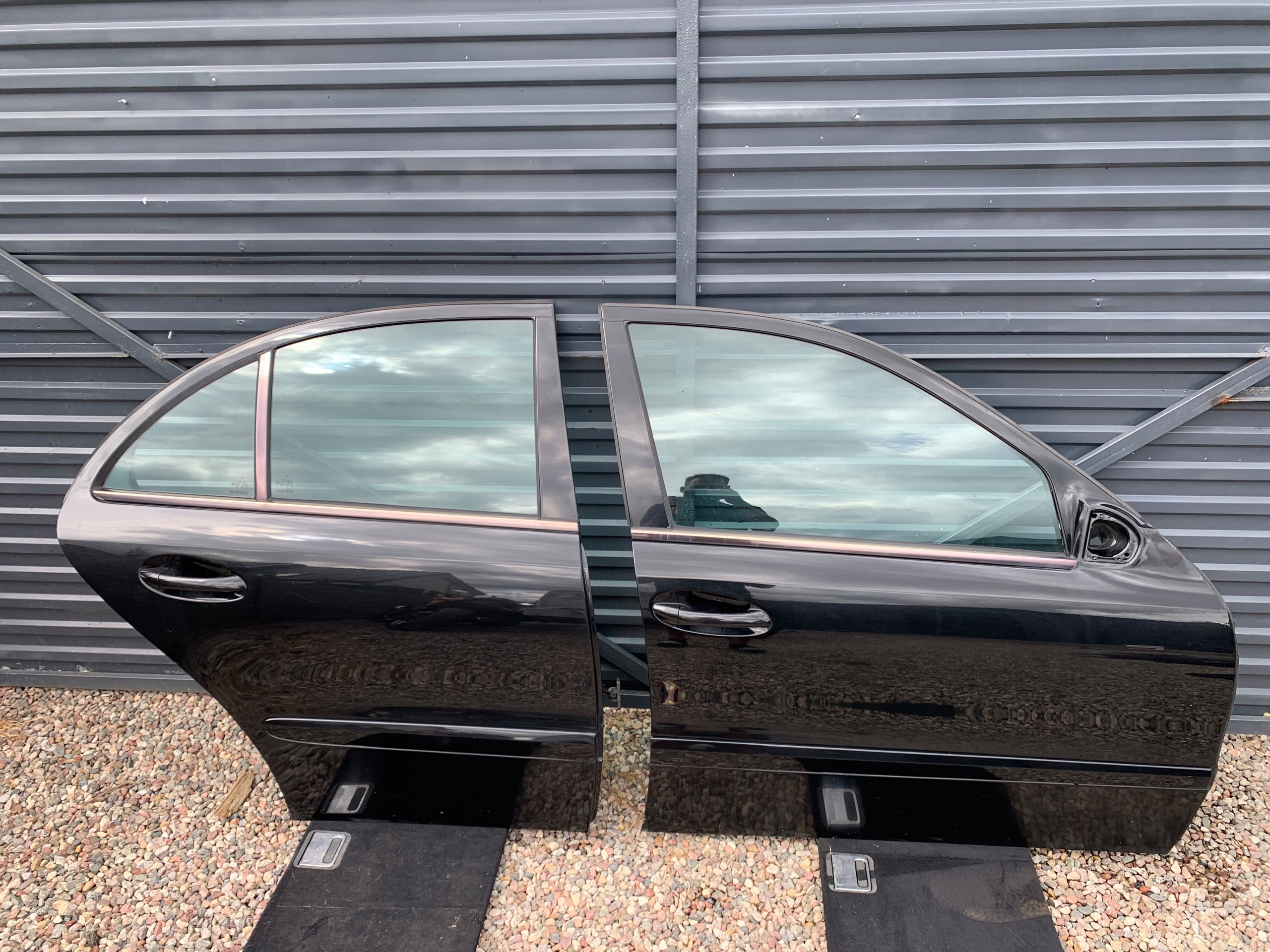 MERCEDES W211 DRZWI PRAWY PRAWE PRZÓD PRZEDNIE 197 C197