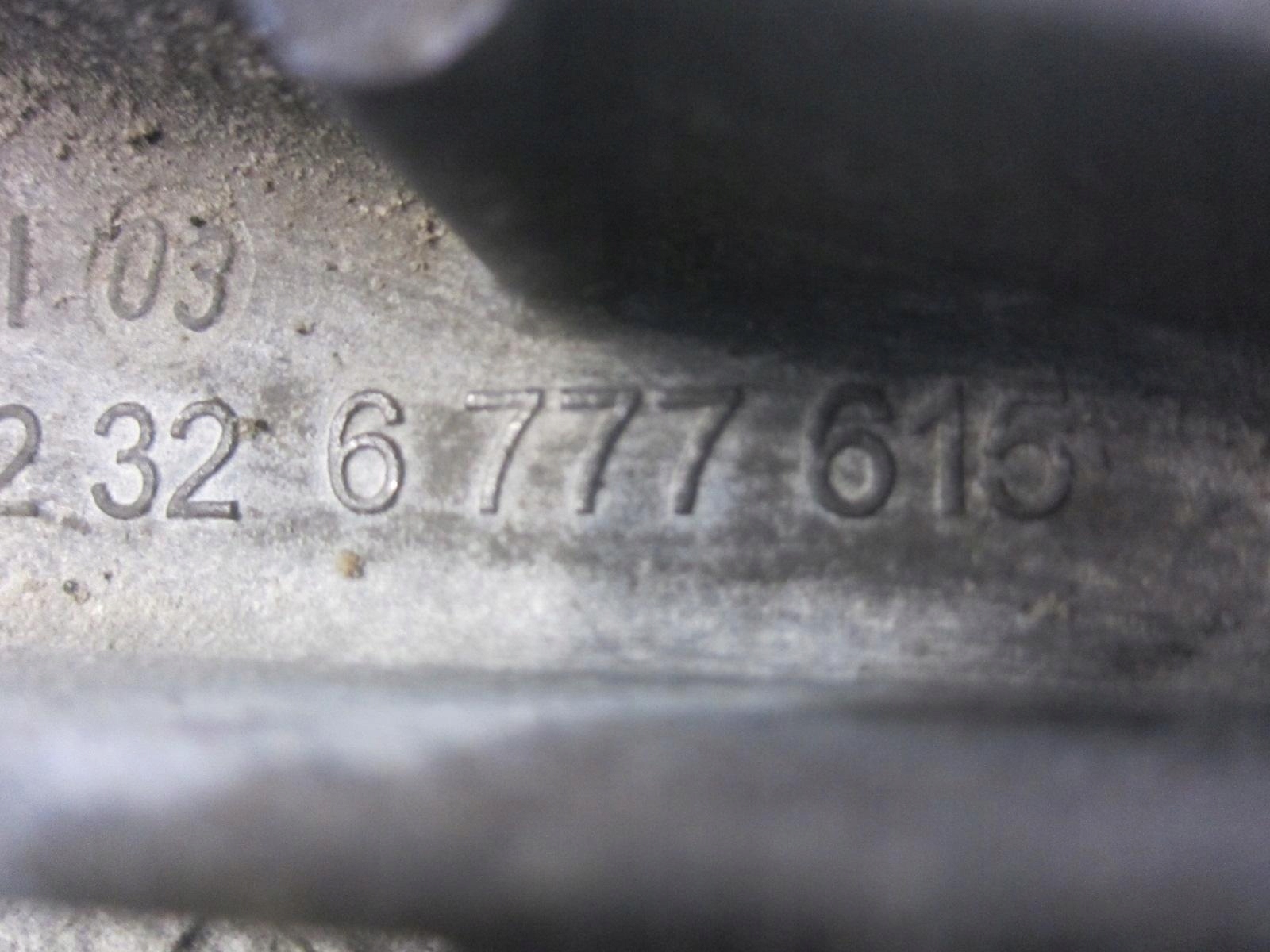 BMW F10 F01 F07 F11 F12 4X4 ŁAPA PODPORA SKRZYNI BIEGÓW BELKA 22326777615 Producent części BMW OE