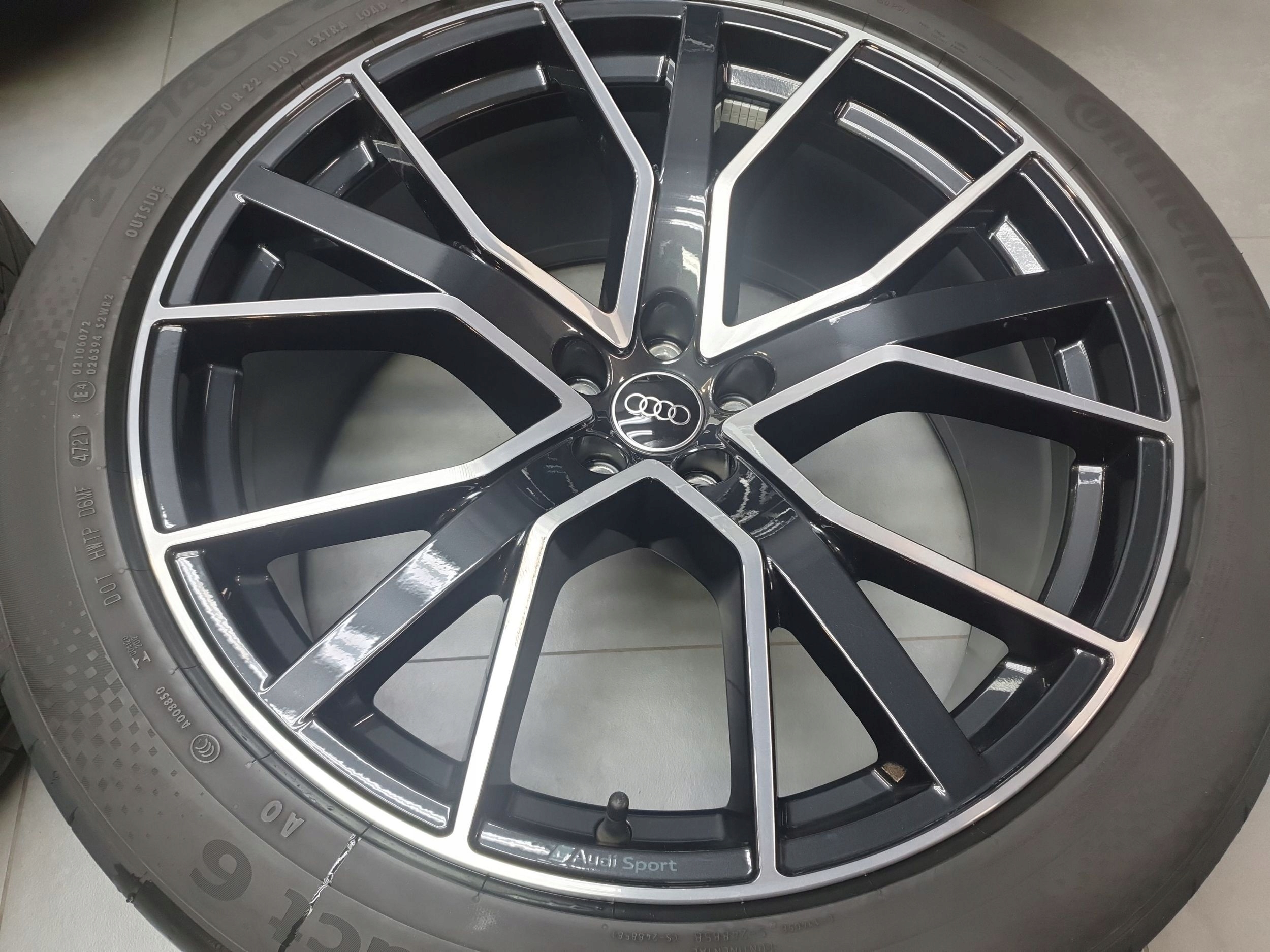 Audi Q8 wheels disc 22" 285/40 continental 4M8601025Q et21