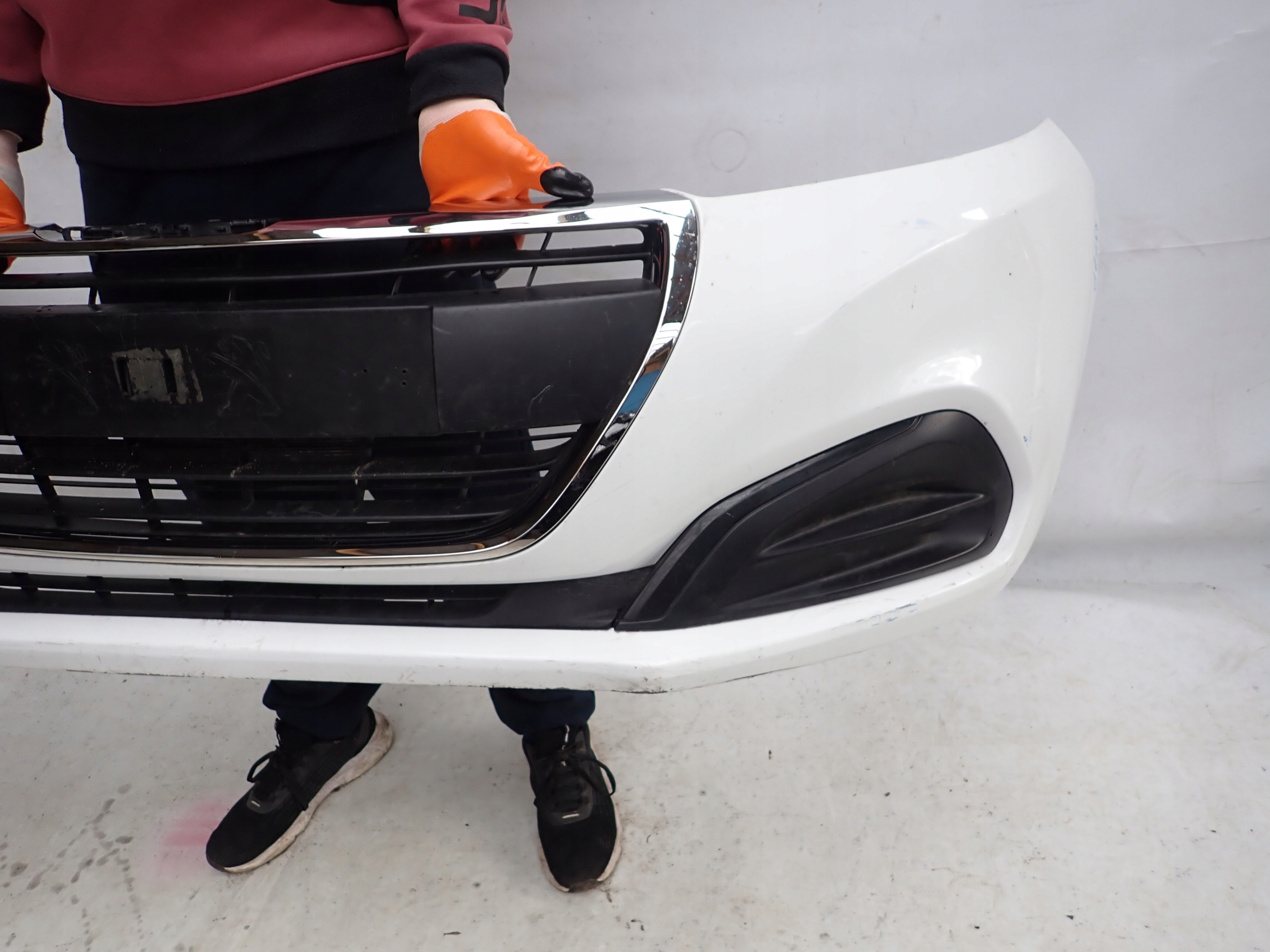 PEUGEOT 208 and LIFT 15- bumper front front