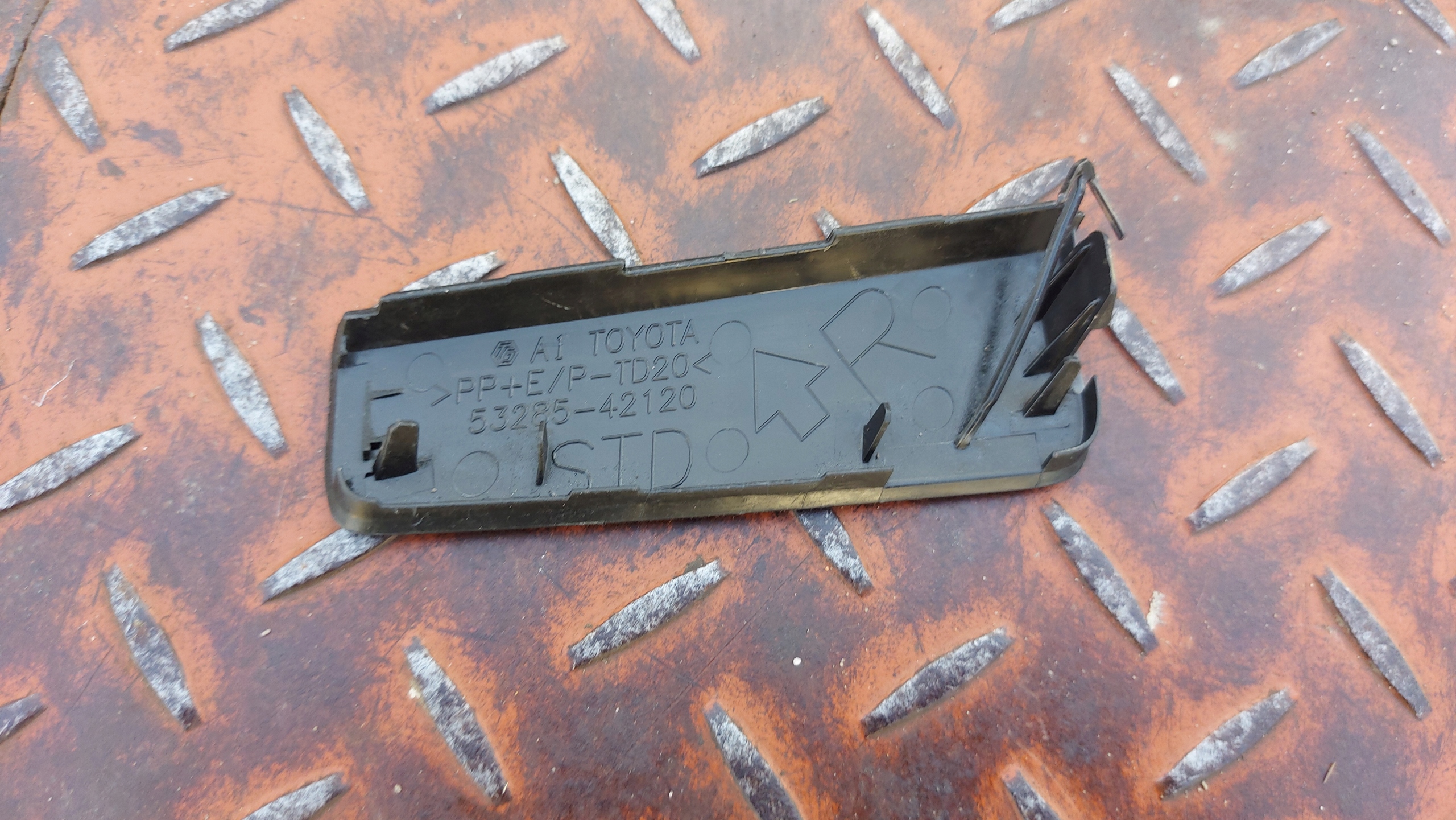 towing hook cap right right front front TOYOTA RAV4 V 18