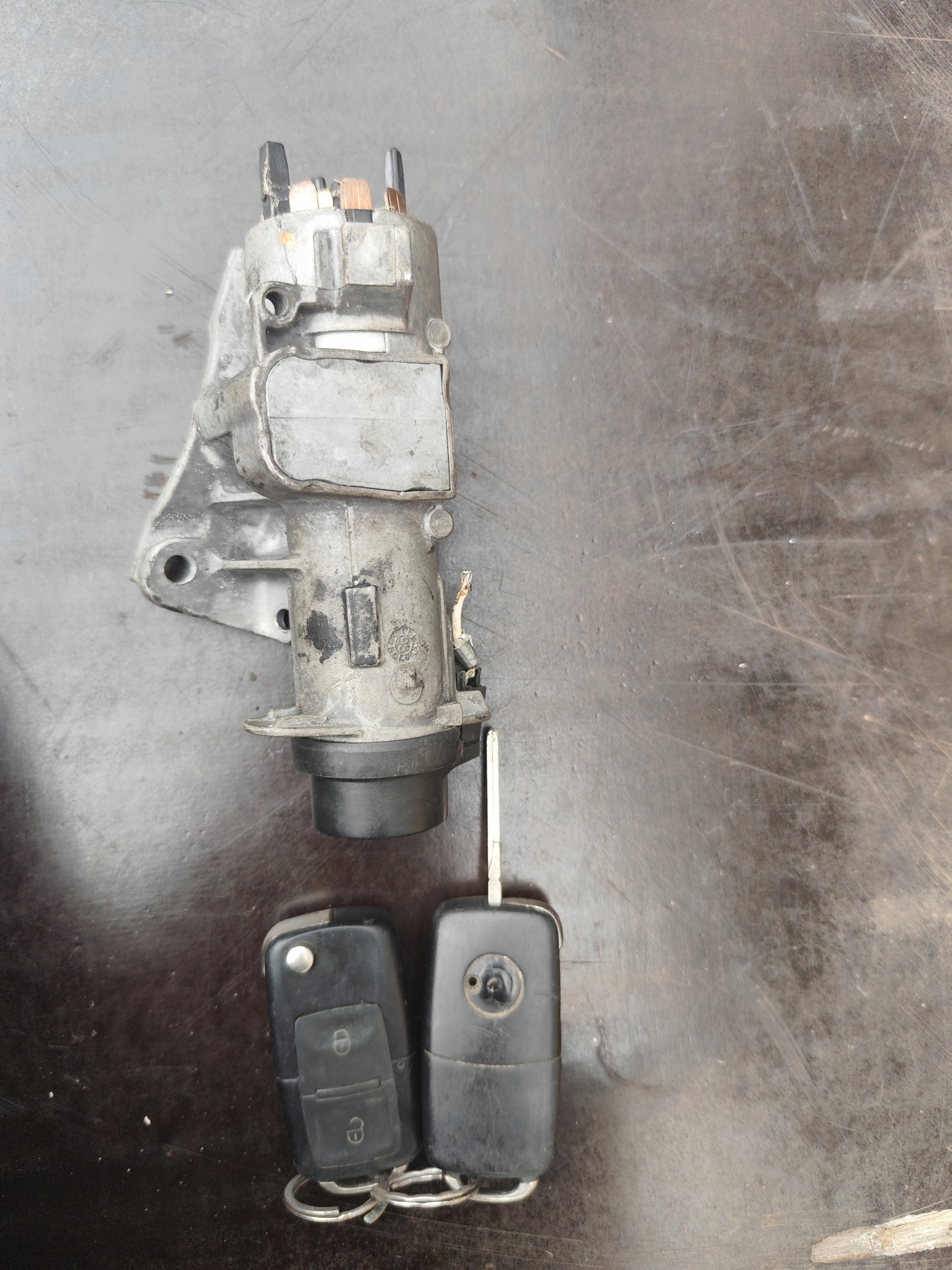 VW T5 2.5 TDI ignition + 2 KLUCZYKI