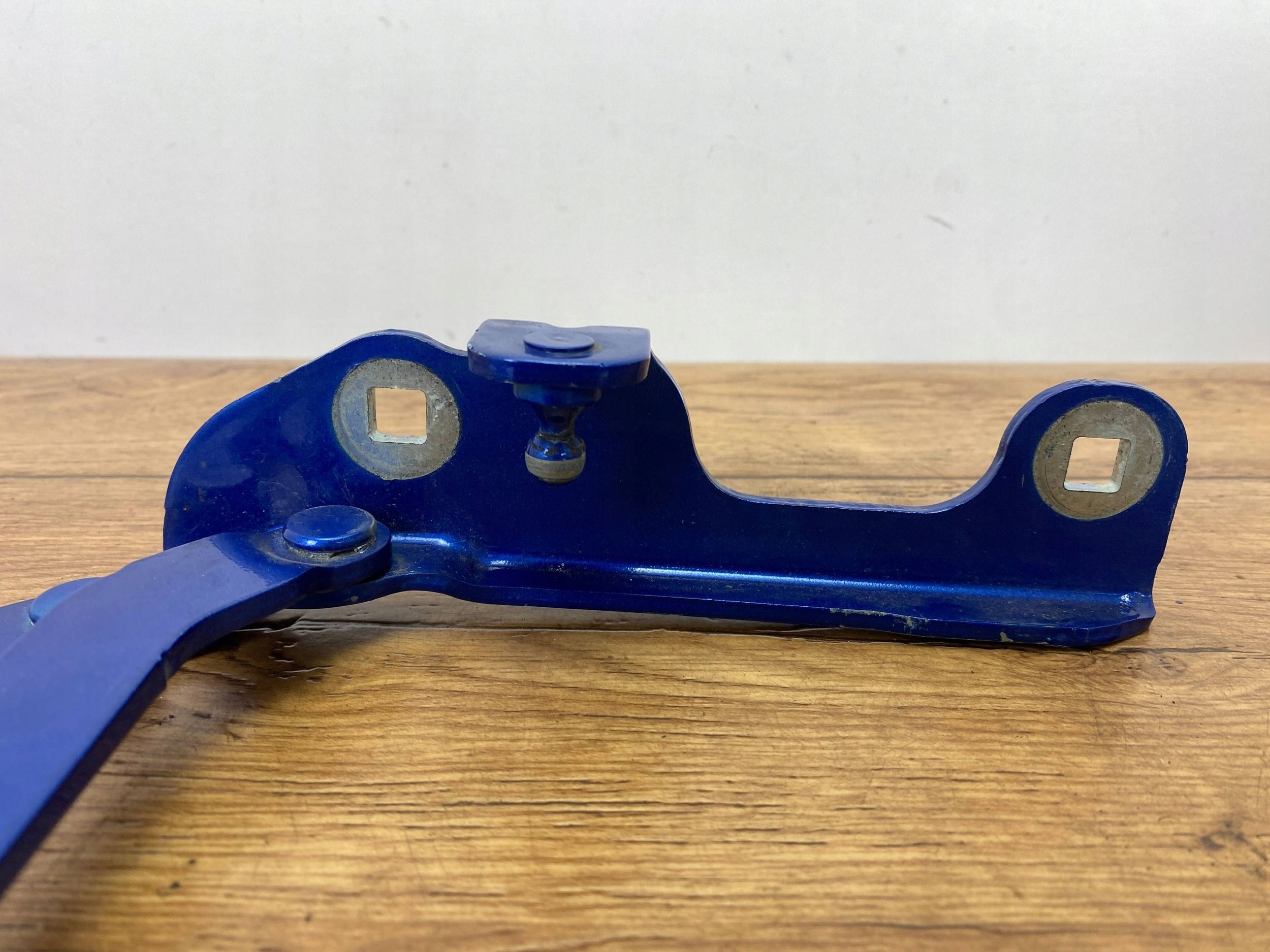 hinges bonnet boot right Chevrolet Camaro 2016+