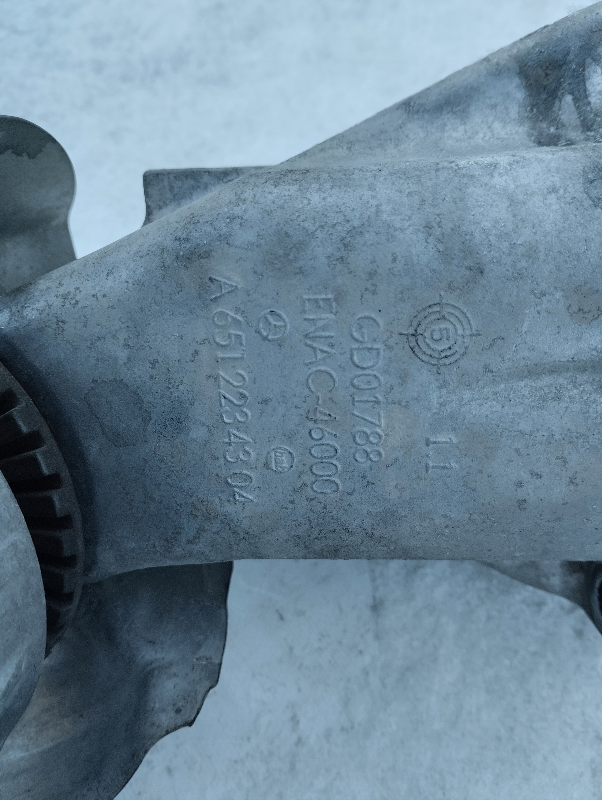 MERCEDES W205 holder engine mount