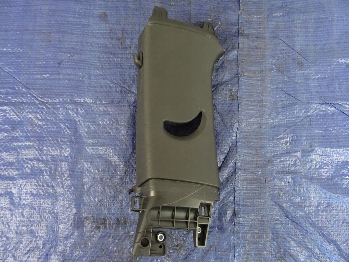 8X3867243A - Кришка центральної стійки AUDI A1 8x S-LINE ліва