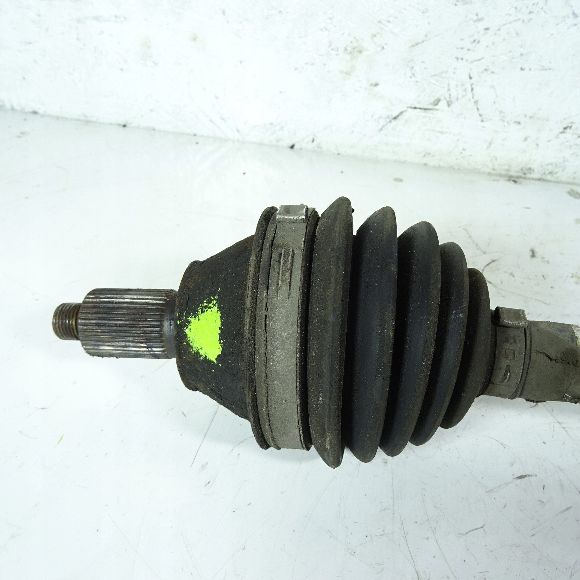 VW POLO IV 1.4B semi-axis left front