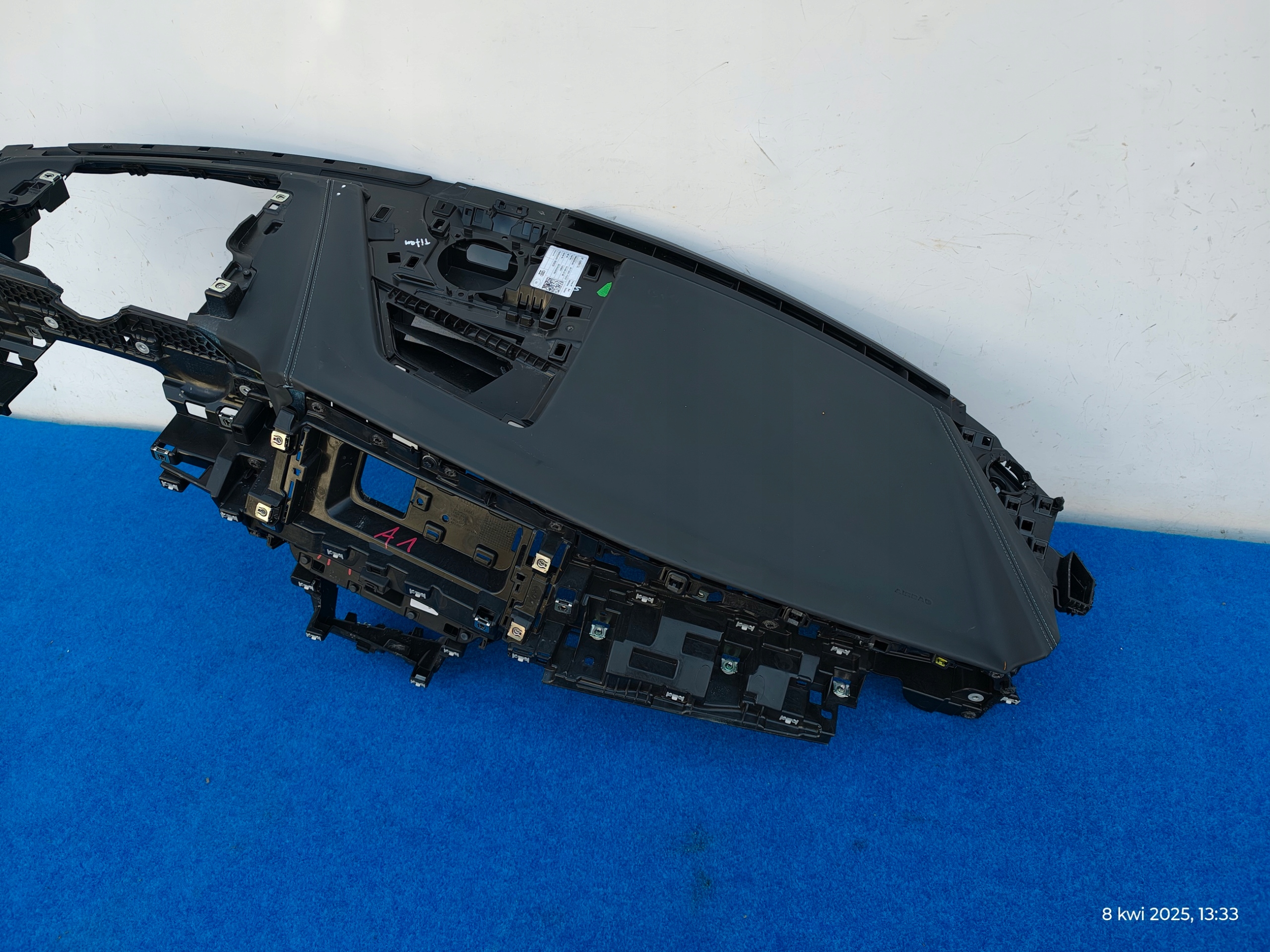console dashboard instrument panel AUDI E-TRON GT 4J3 4J3857003D A1