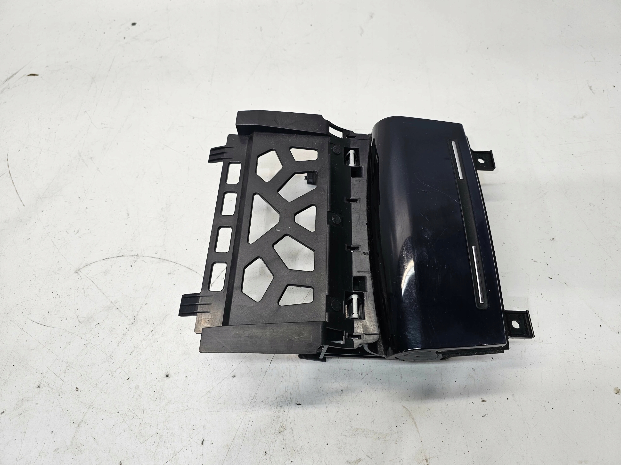 ashtray front AUDI A3 8P LIFT 8P0857951 GRANATOWA