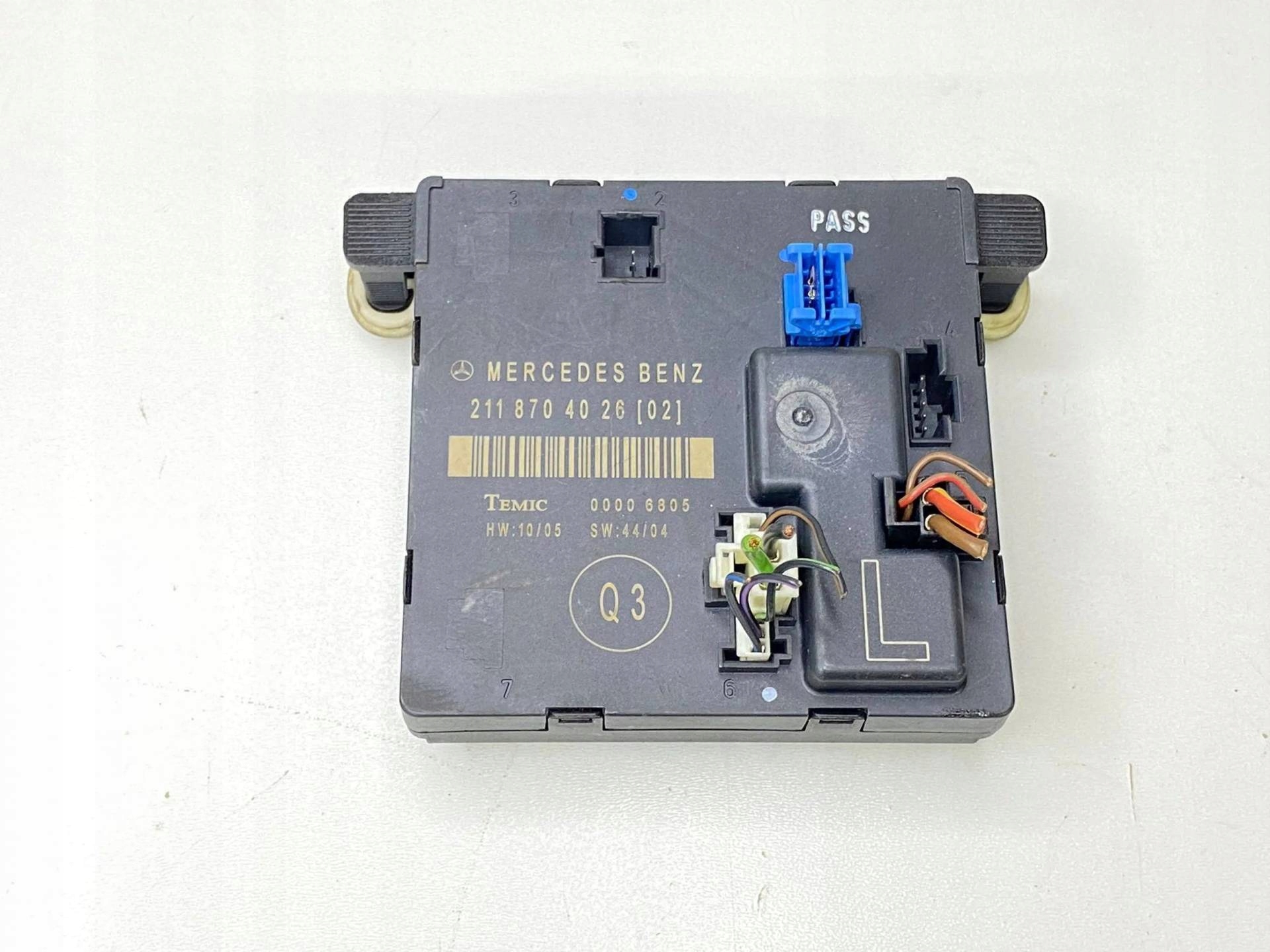 module door rear part left side Mercedes-Benz E W211 facelift 2007 2118704026