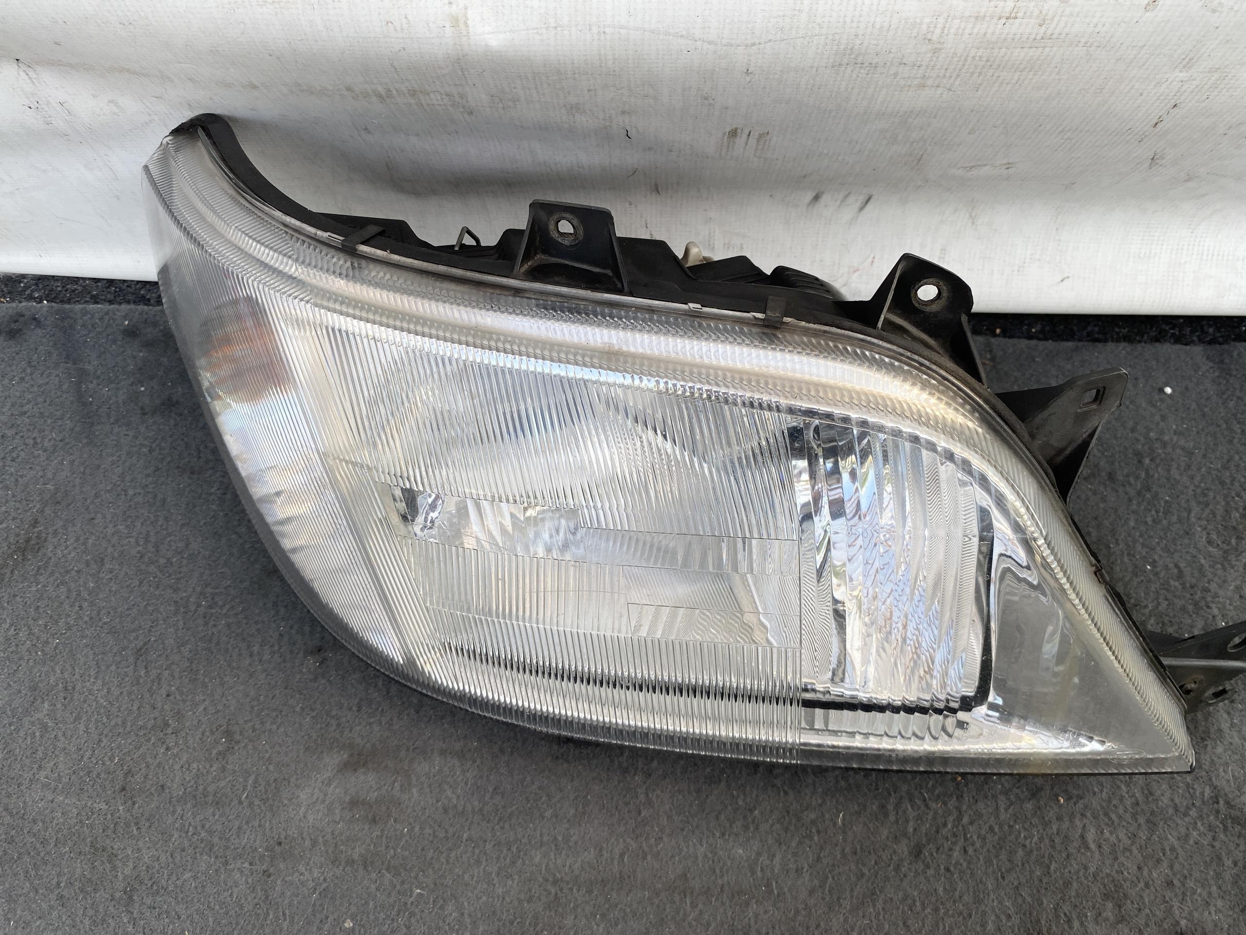MERCEDES SPRINTER 903 99- REFLEKTOR front right light right front HELLA