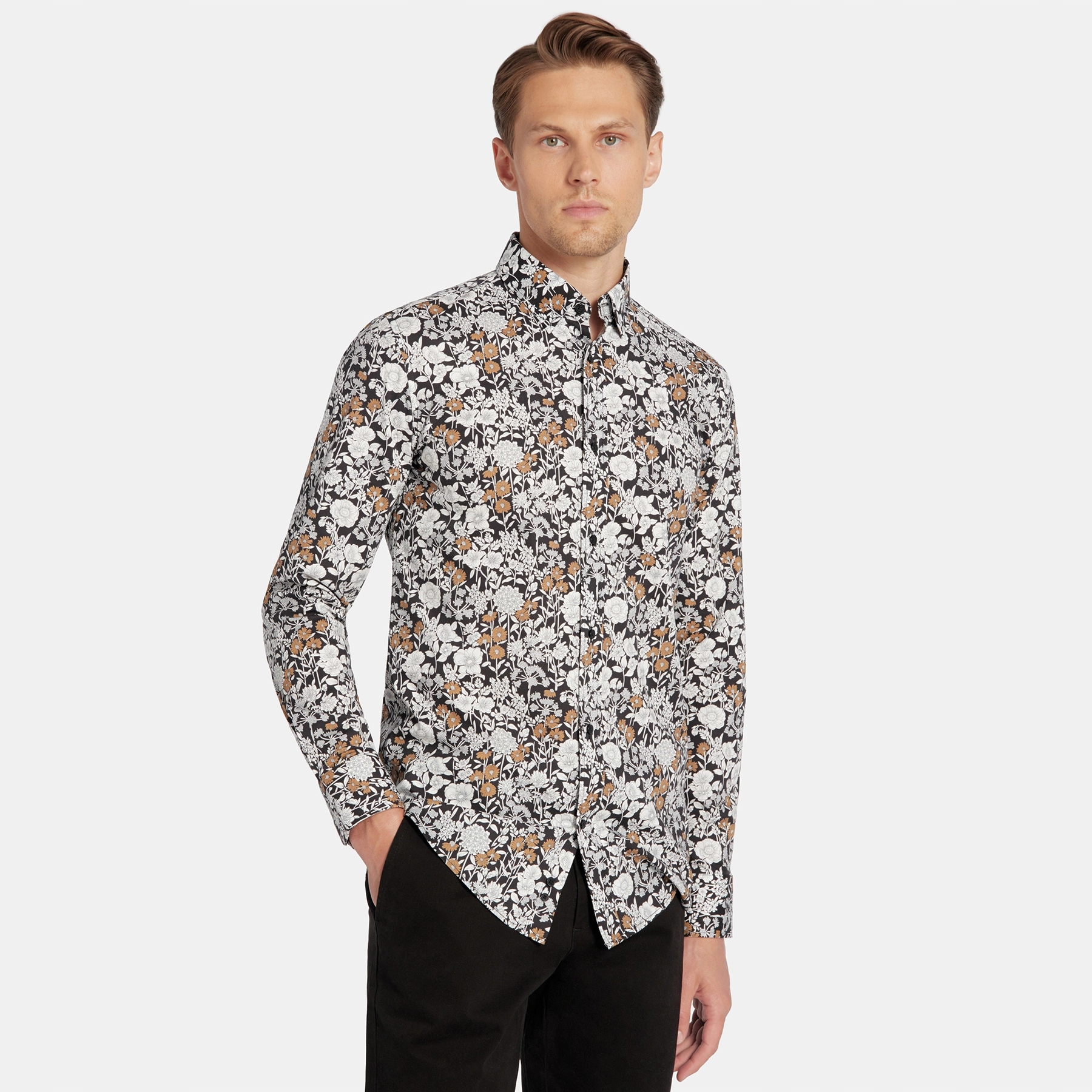 Černá pánská košile s kontrastními květy Slim Fit Pako Lorente vel L