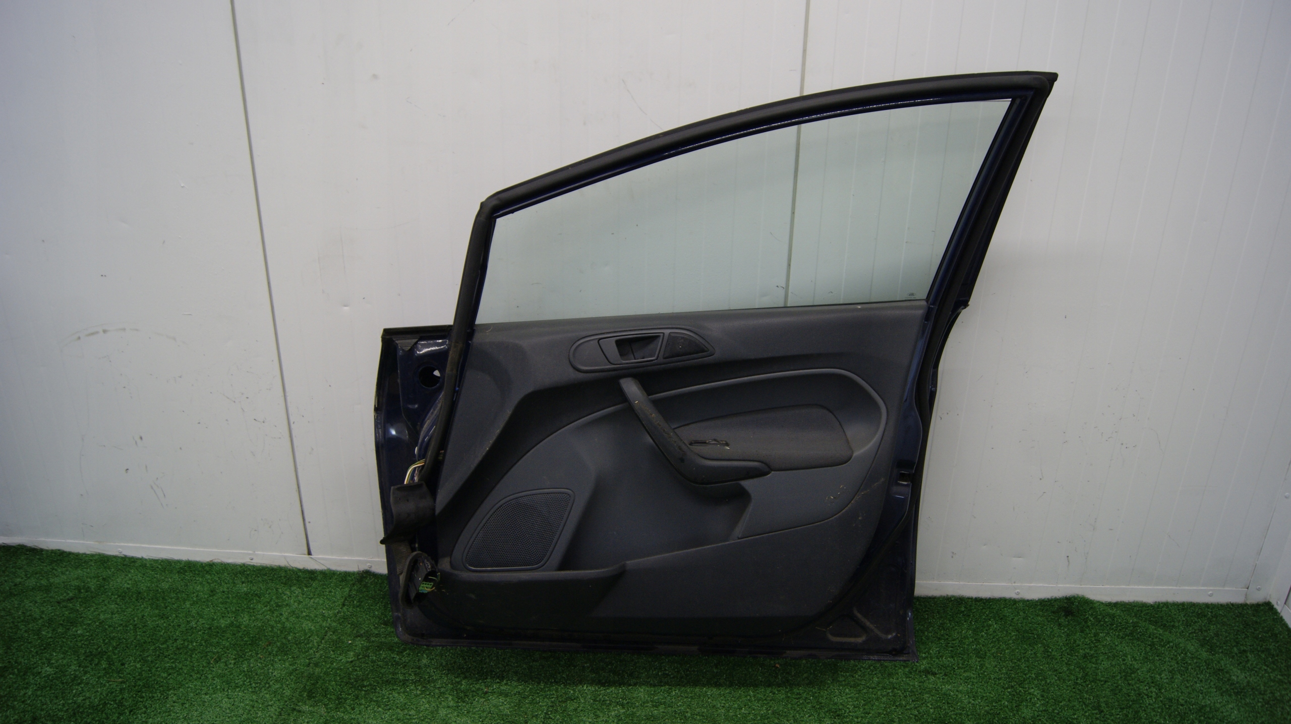 door right front FORD FIESTA MK 7 2009 KOD LAKIERU : E9