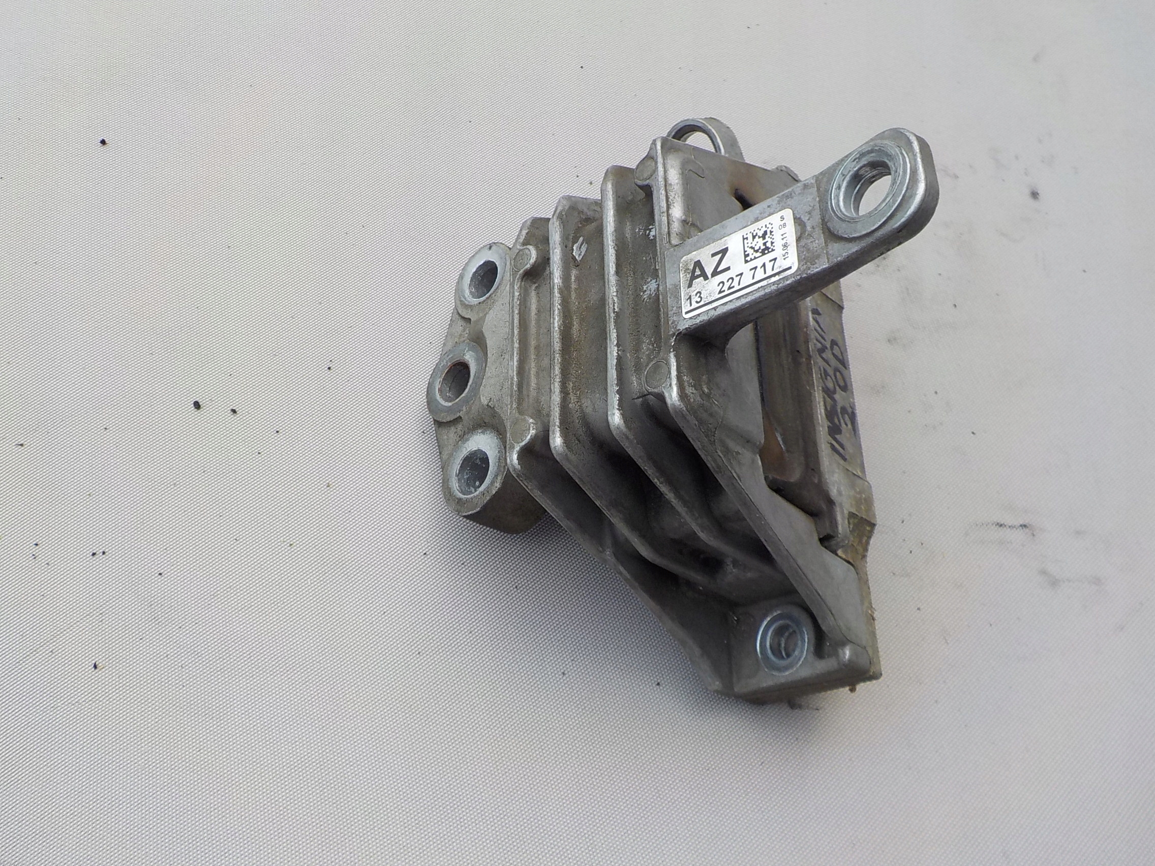 engine mount opel insignia a 2,0 cdti 13227717