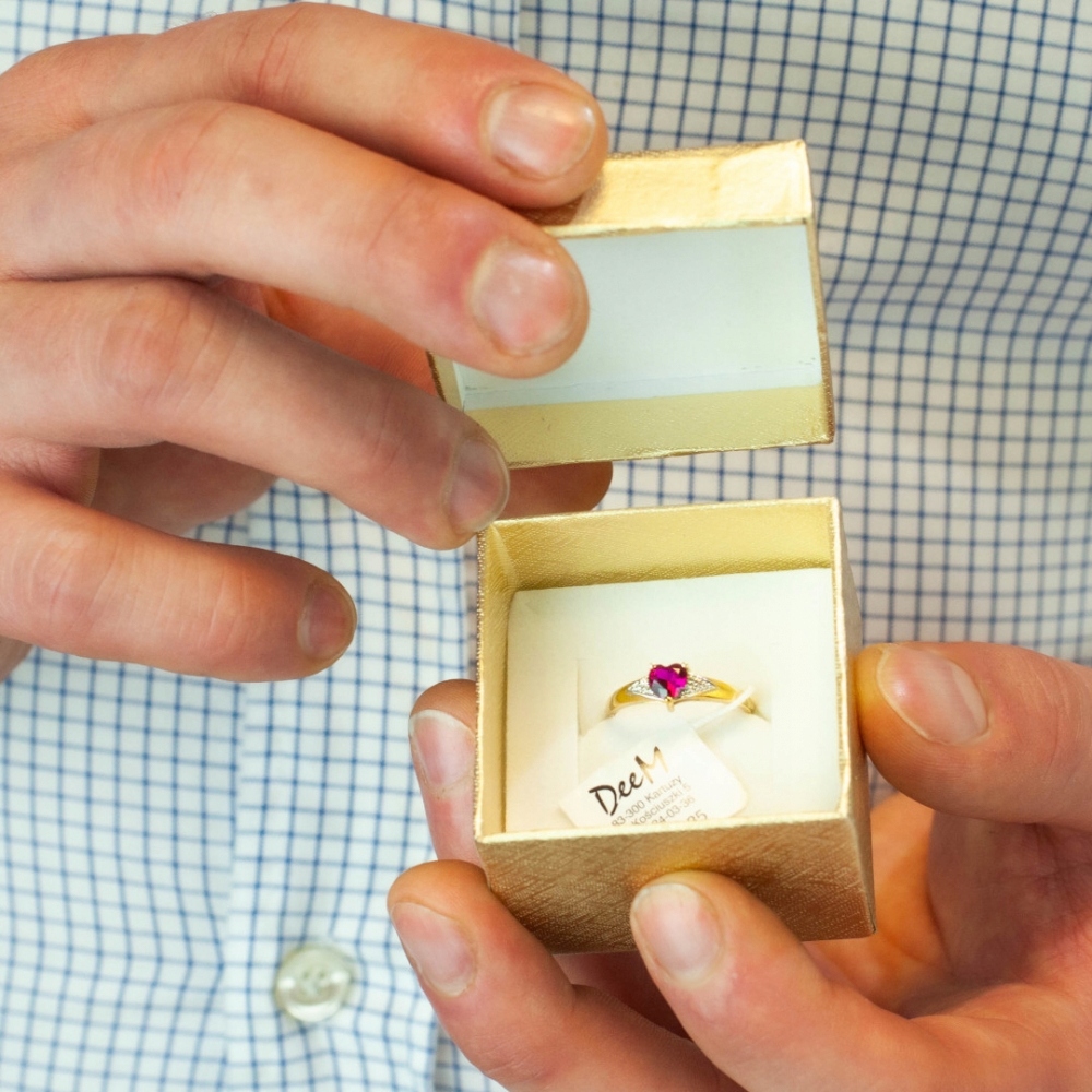 ZŁOTY PIERŚCIONEK ZARĘCZYNOWY SERCE RUBIN PR. 585 Stan opakowania oryginalne