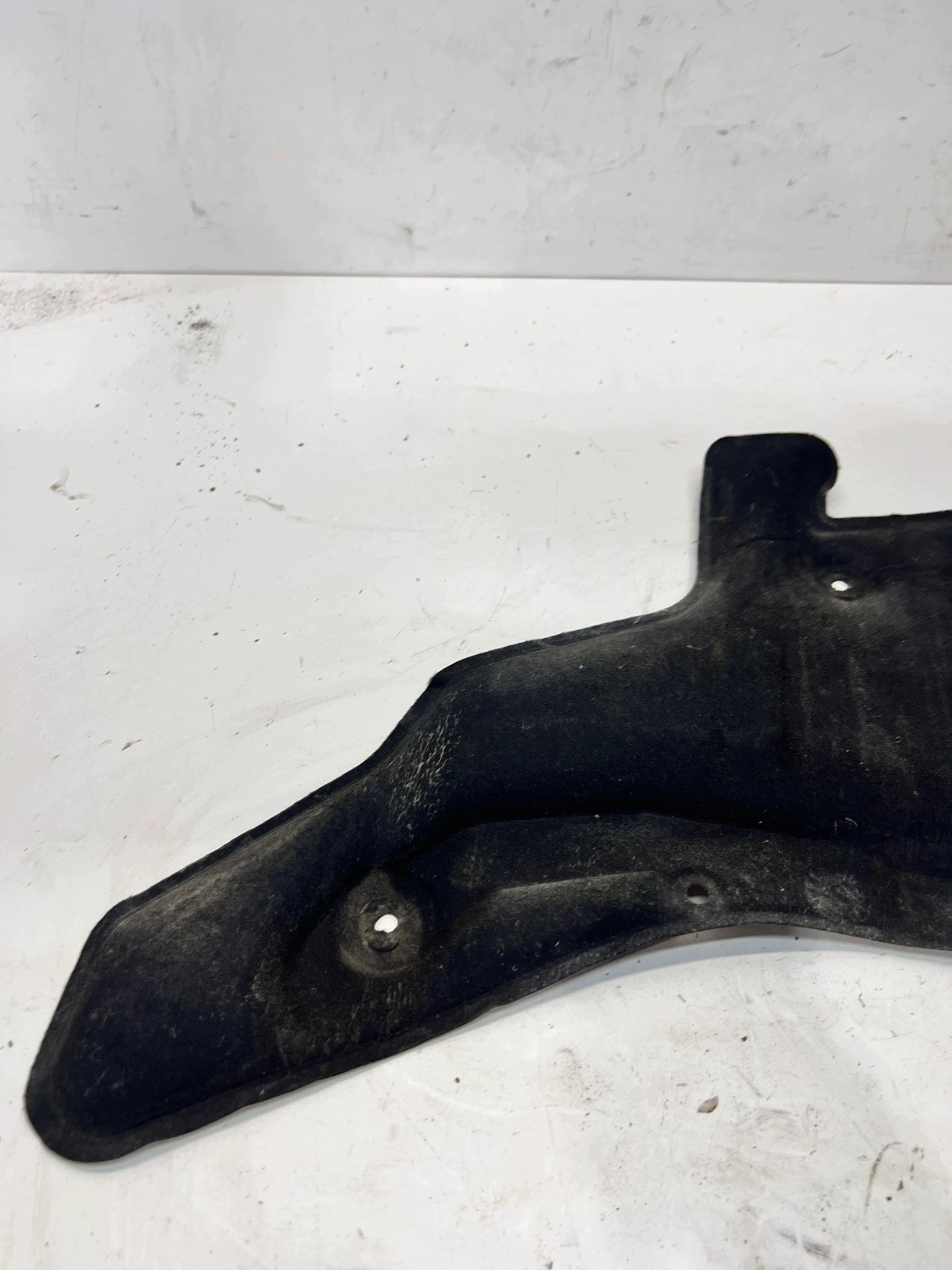 hangszigetelő GNIAZDA rugó ? AUDI A6 C7 4G0863827D
