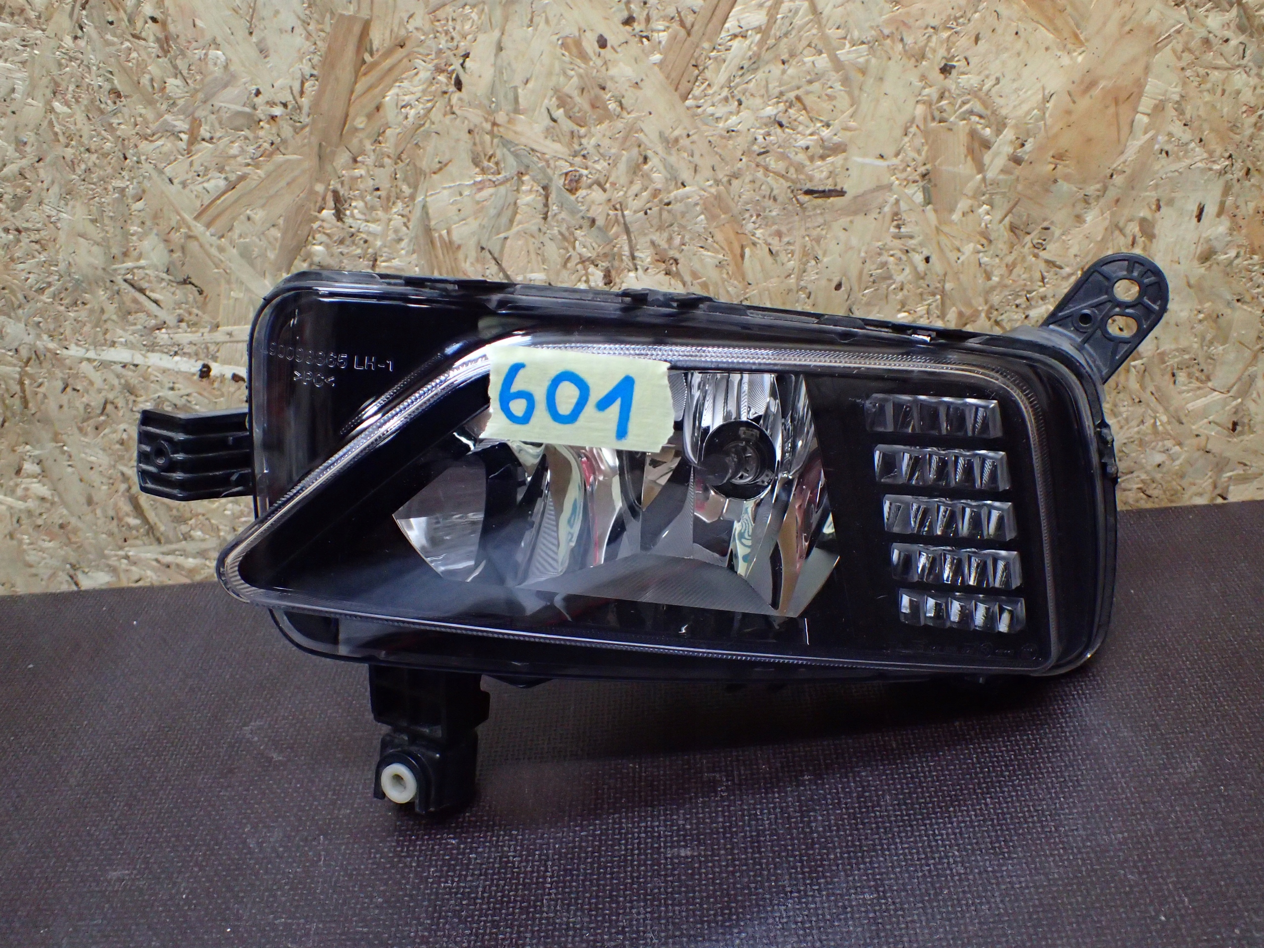 fog light left VW POLO 17