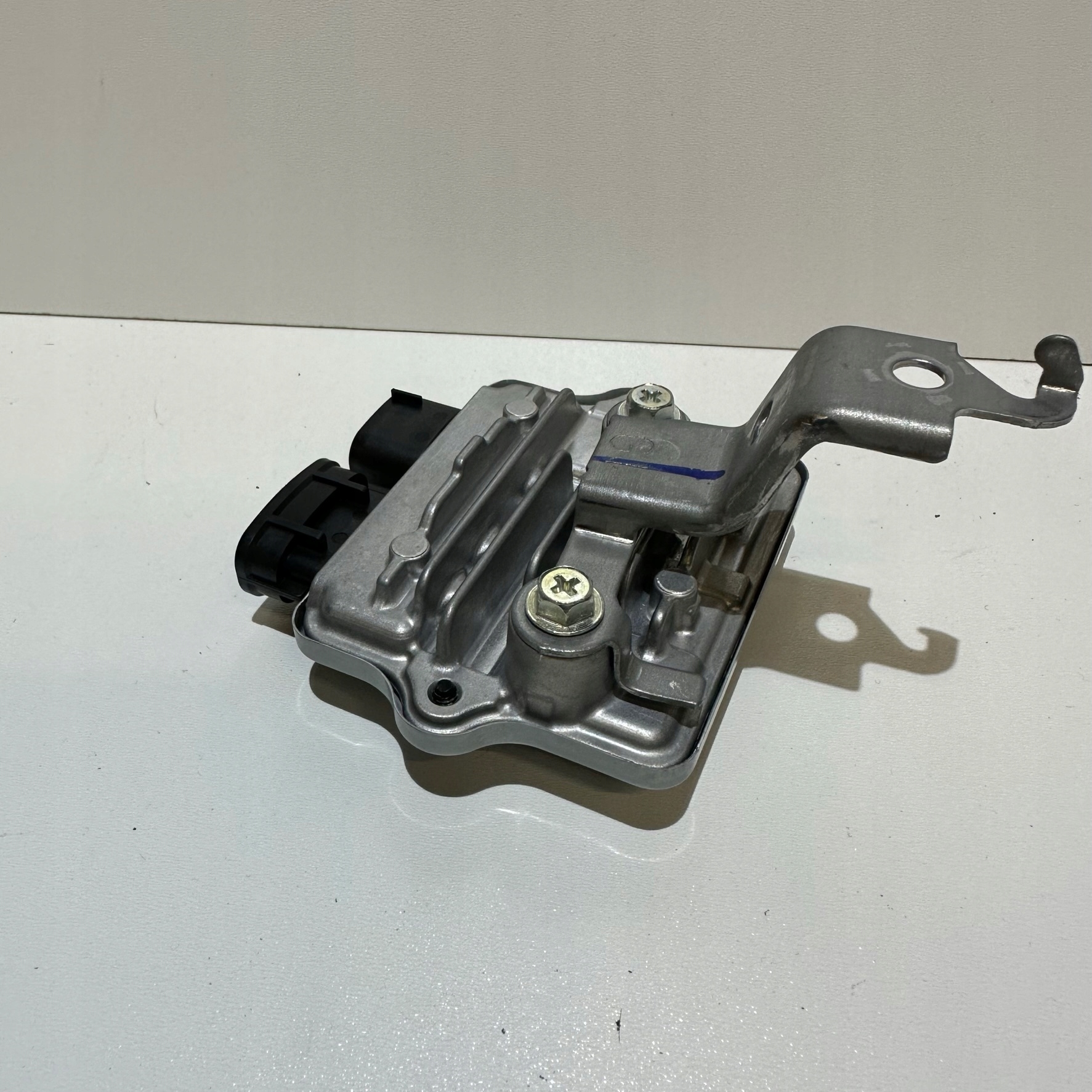 TOYOTA YARIS CROSS HYBRYDA MODULO POMPY 89571-10010