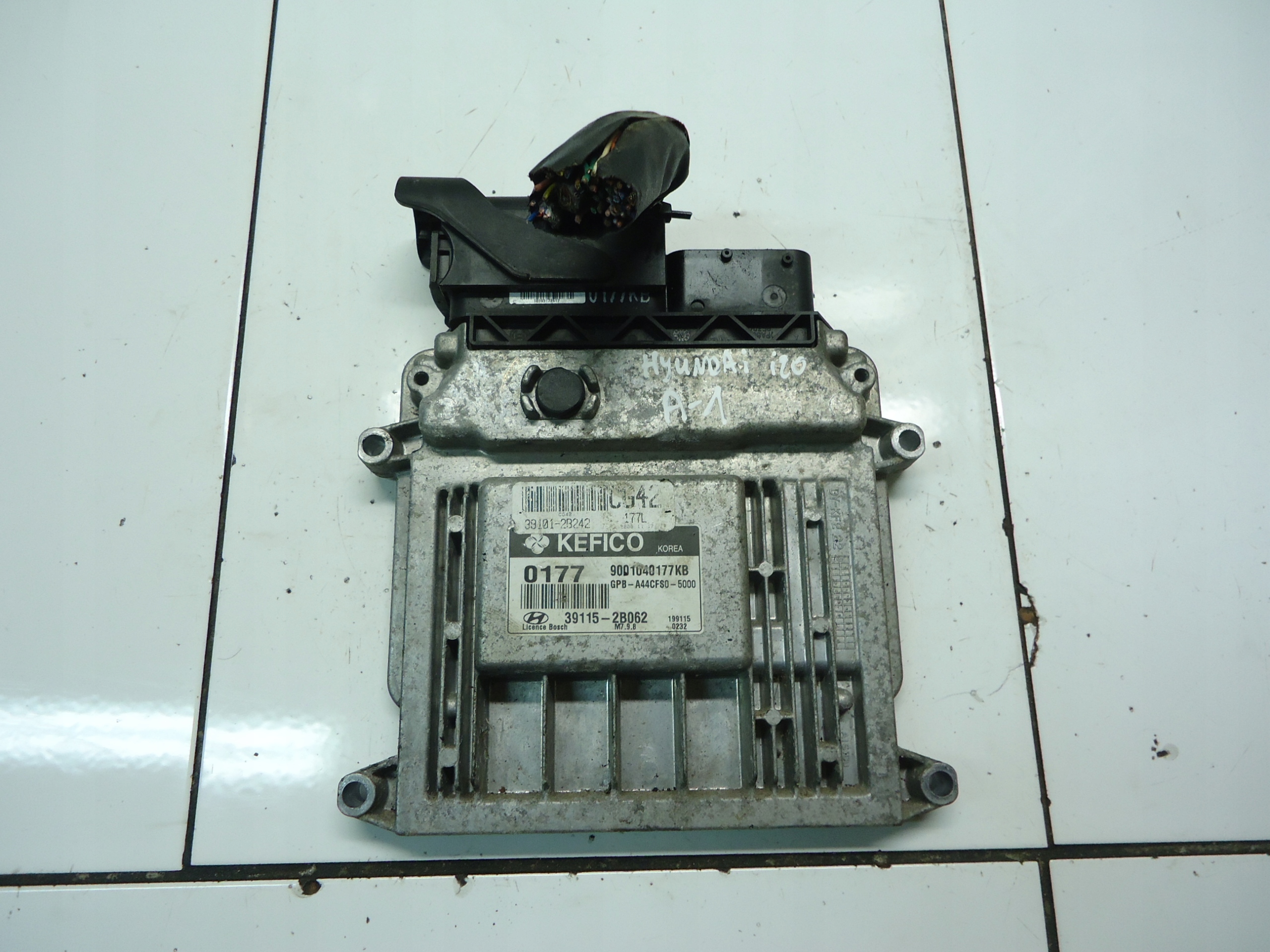 HYUNDAI I20 1.4 16V computer control unit 39115-2B062