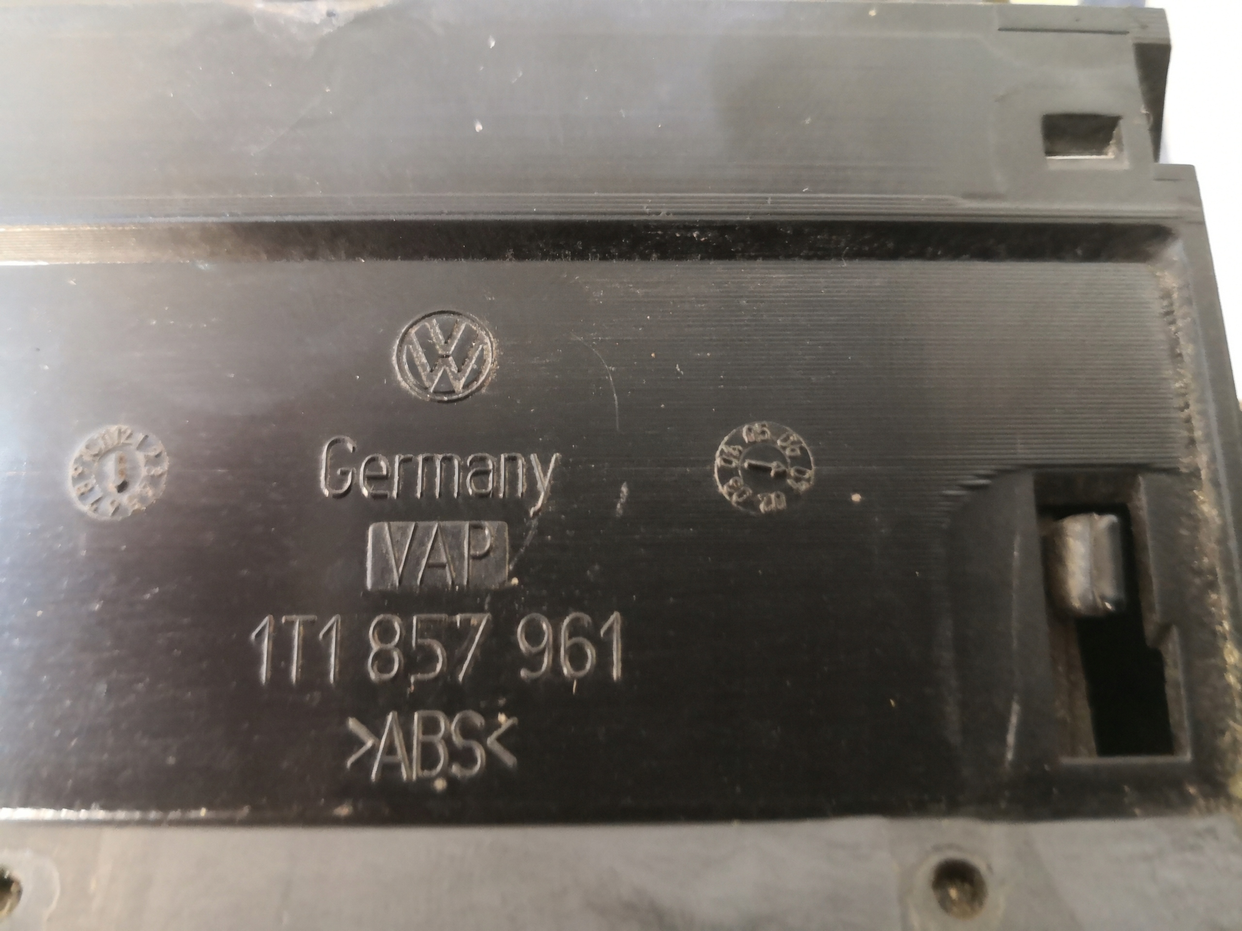 ashtray front VW TOURAN 1T1857961