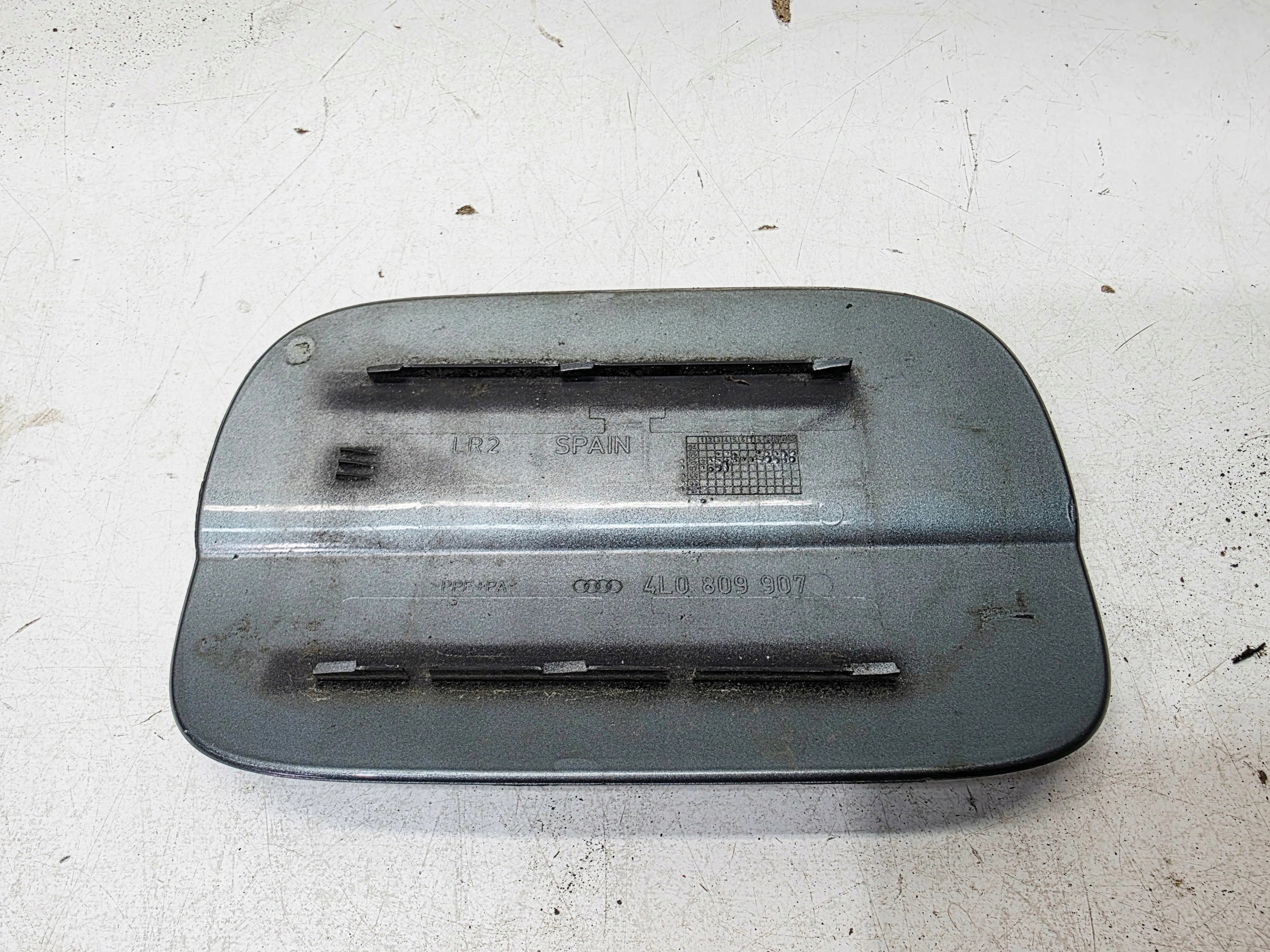 Volet trappe carburant Carburant AUDI Q7 4L 4L0809907 LY7E
