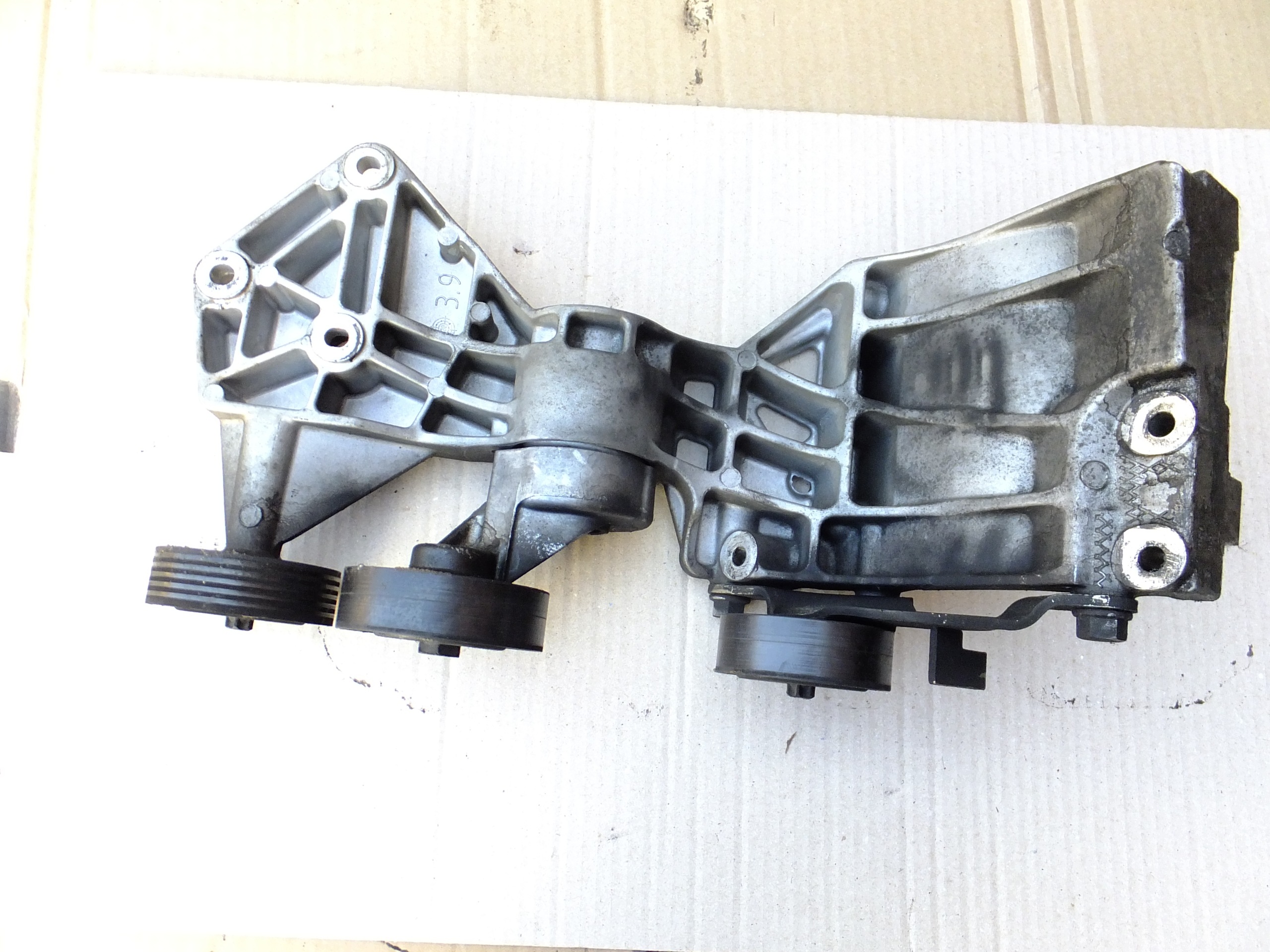 supporto alternatore mercedes w245 2,0 cdi 950166