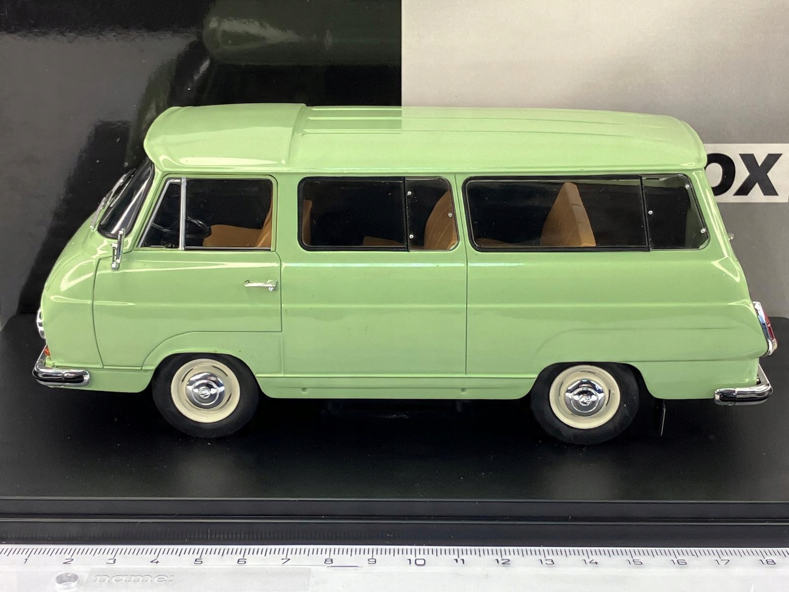 Škoda 1203 (1968) 1:24 Whitebox 124176 - Allegro