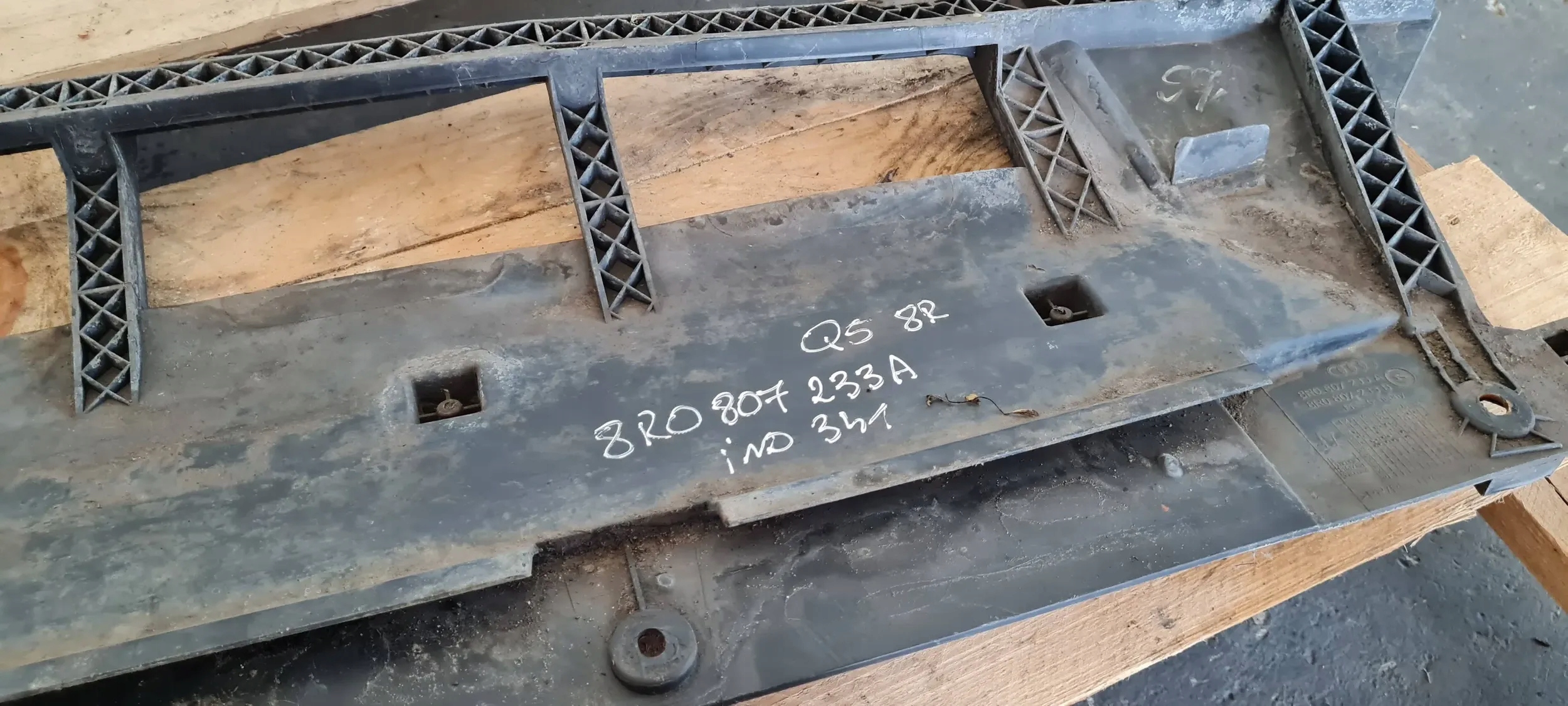 Q5 8R cover cover below bumper front 8R0807233A