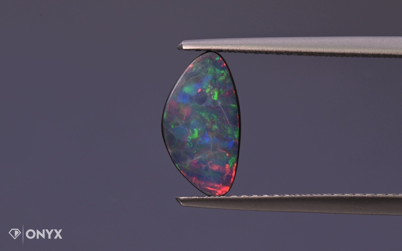 Australský opál, nepravidelný dublet, 11,5 x 6,5 mm
