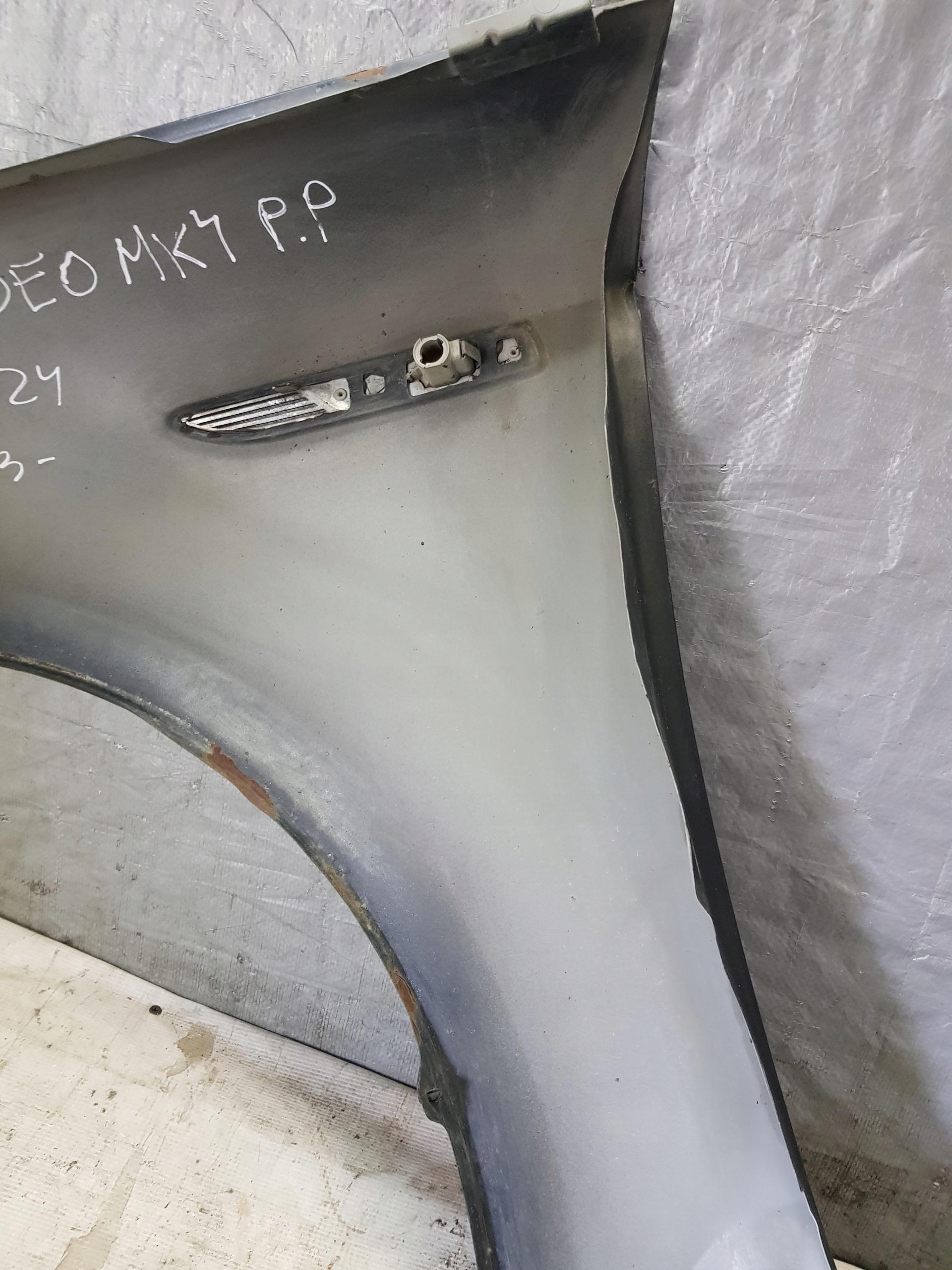 fender FORD MONDEO MK4 right front