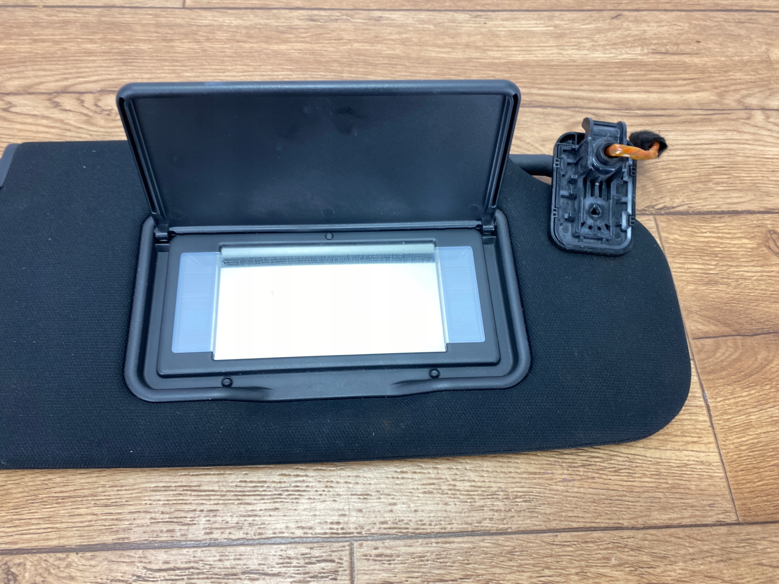 cover przeciwsloneczna visor left Ford Explorer 2020+ USA