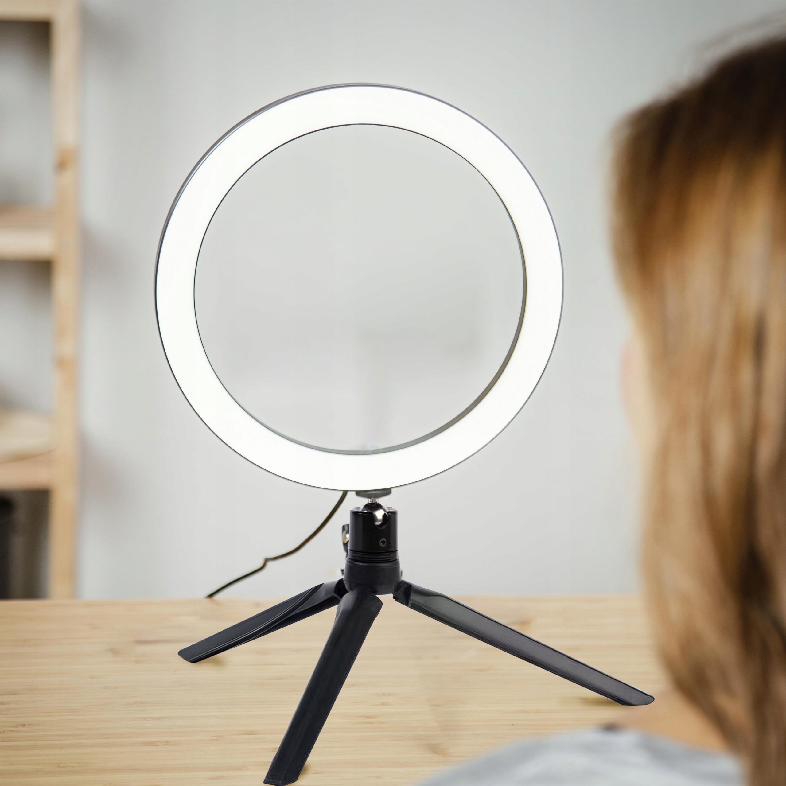 LAMPA DO SELFIE LED PIERŚCIENIOWA RING MAKIJAŻ STATYW DO ZDJĘĆ TRIPOD USB Kolor dominujący biały