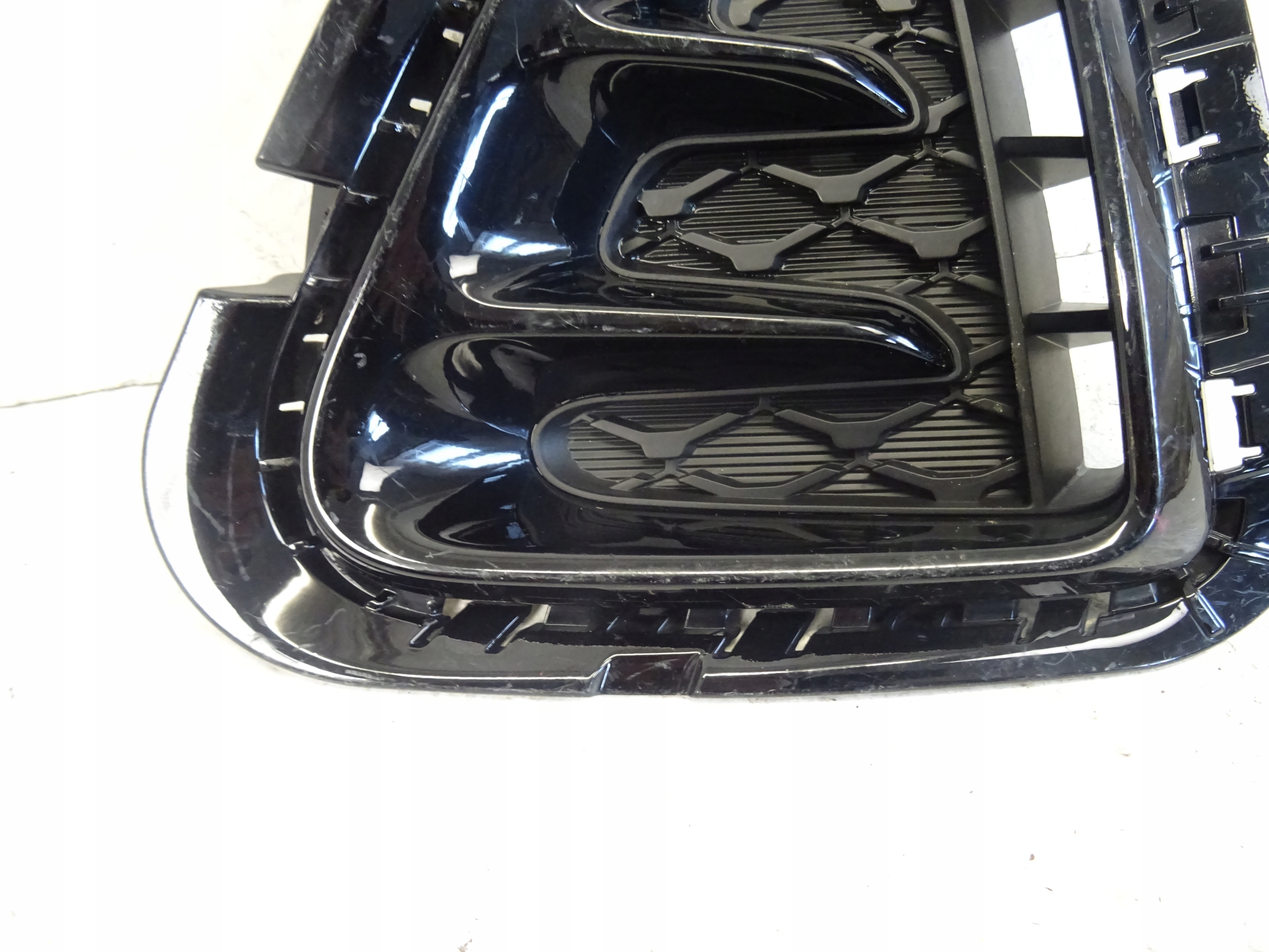 grid of a bumper front front right KIA STONIC GT-LINE 865C4-H8KA0