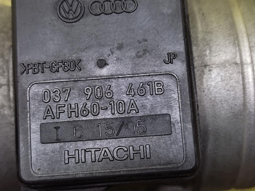AUDI A4 B5 1.8 váha vzduchu 037906461B