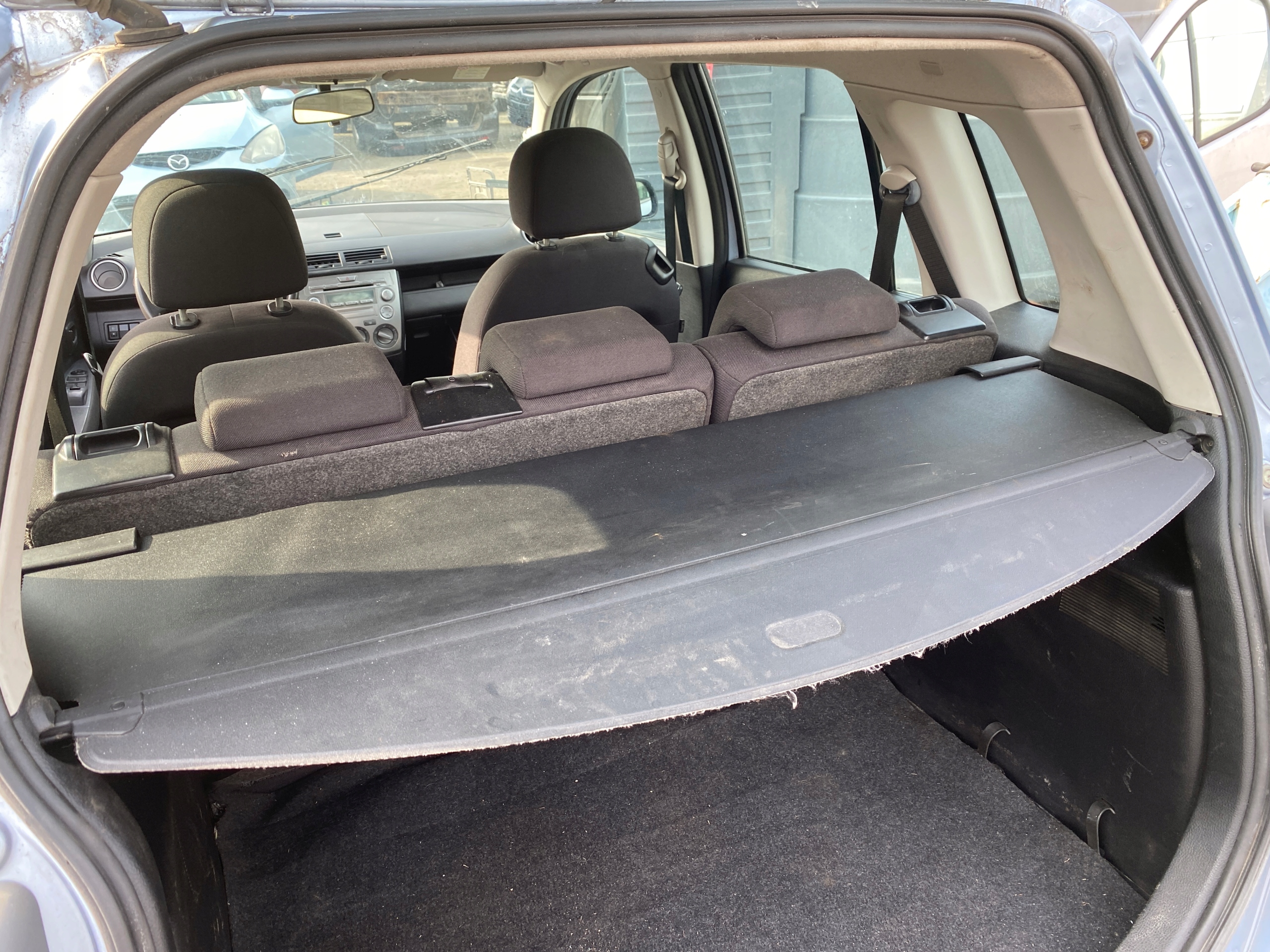 Mazda 2 1 and FL 03-07 blinds boot rear rear part