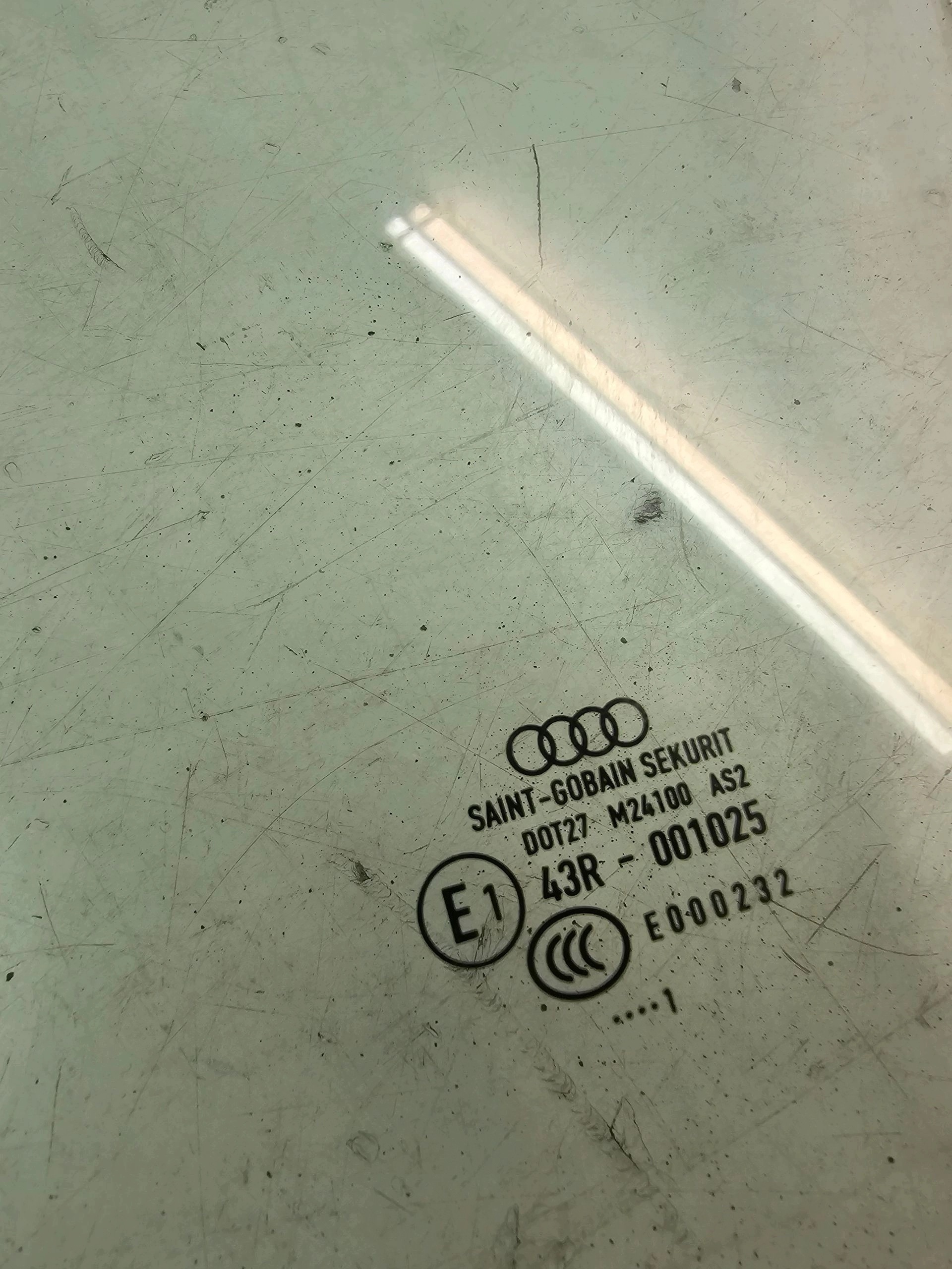 window side door left front AUDI A3 8P 5-door 2011R 8P4