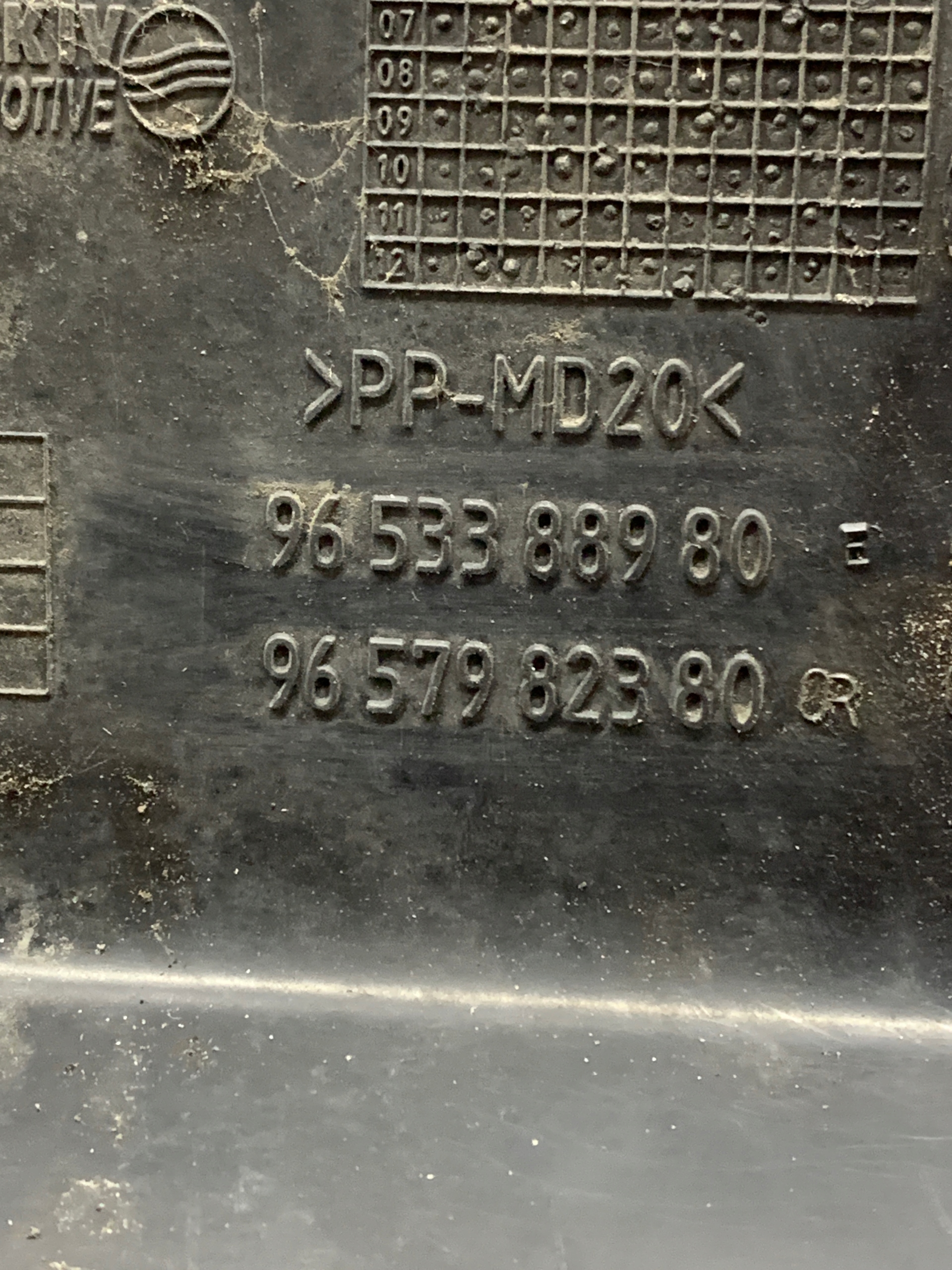 luftfiltergehäuse 9653388980 9657982380 PEUGEOT 5008